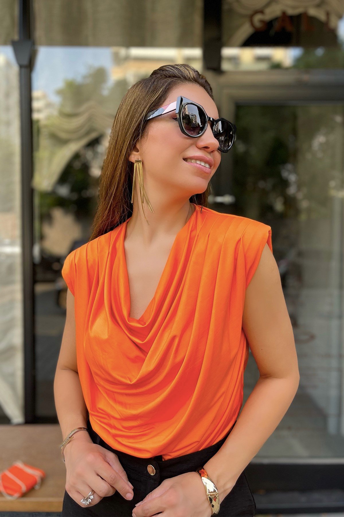 Vatkalı Degaje Yaka Turuncu Bluz 