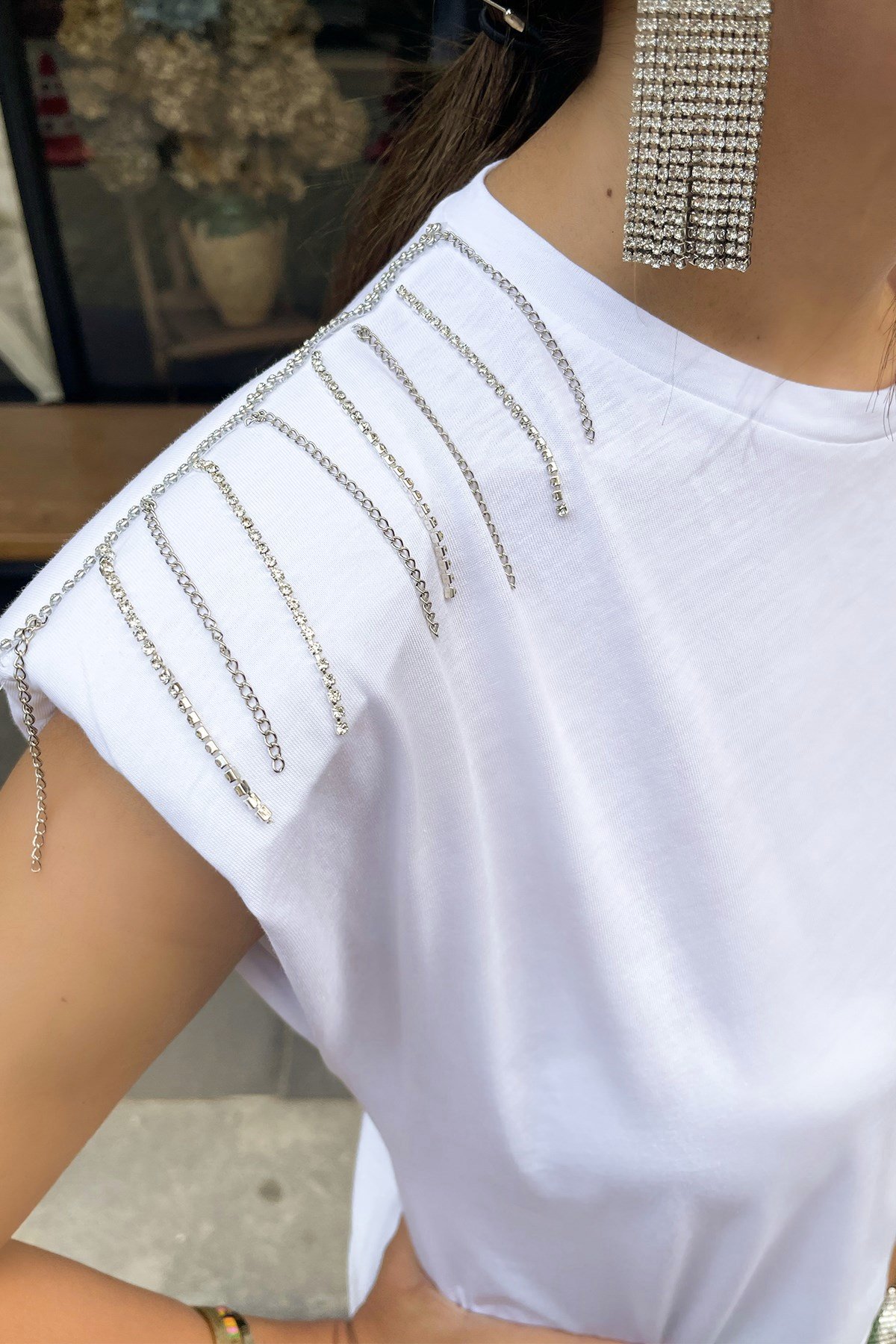 Vatkalı Taşlı Beyaz Tshirt