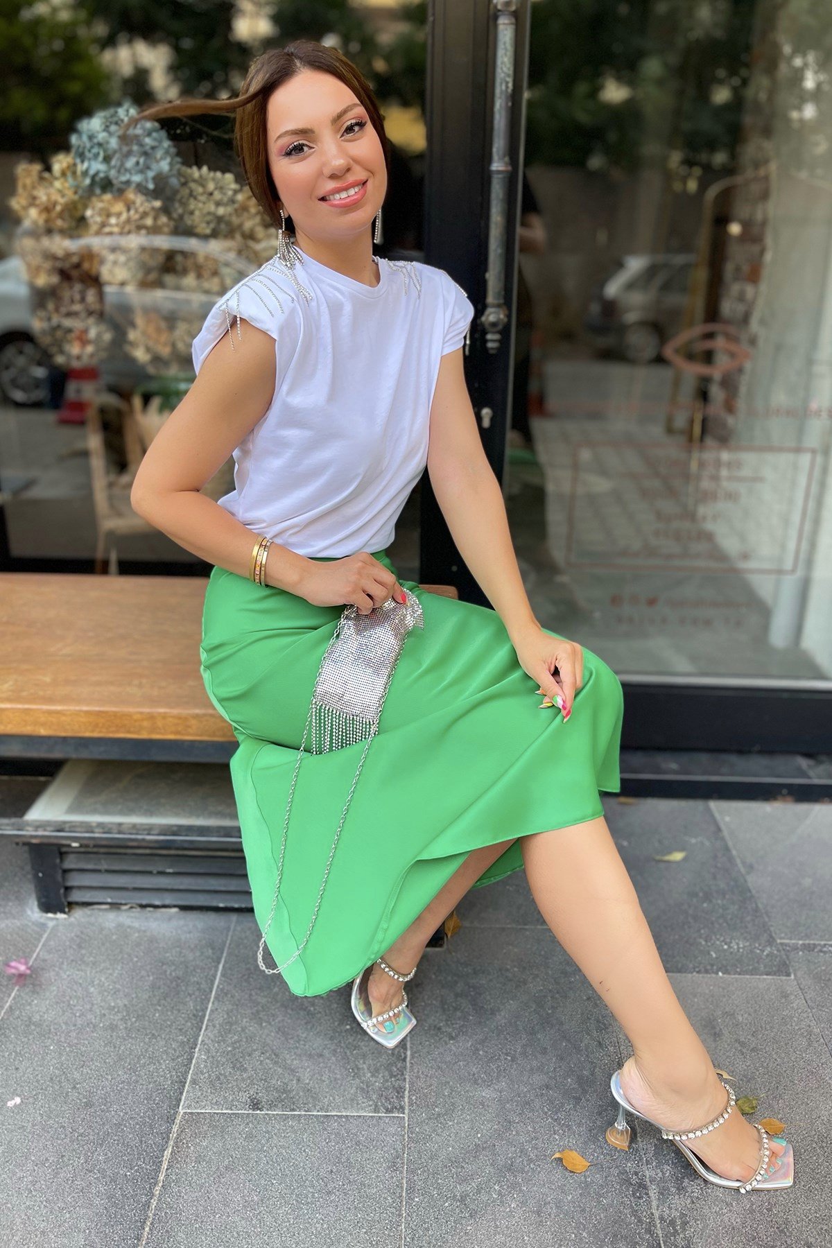 Vatkalı Taşlı Beyaz Tshirt