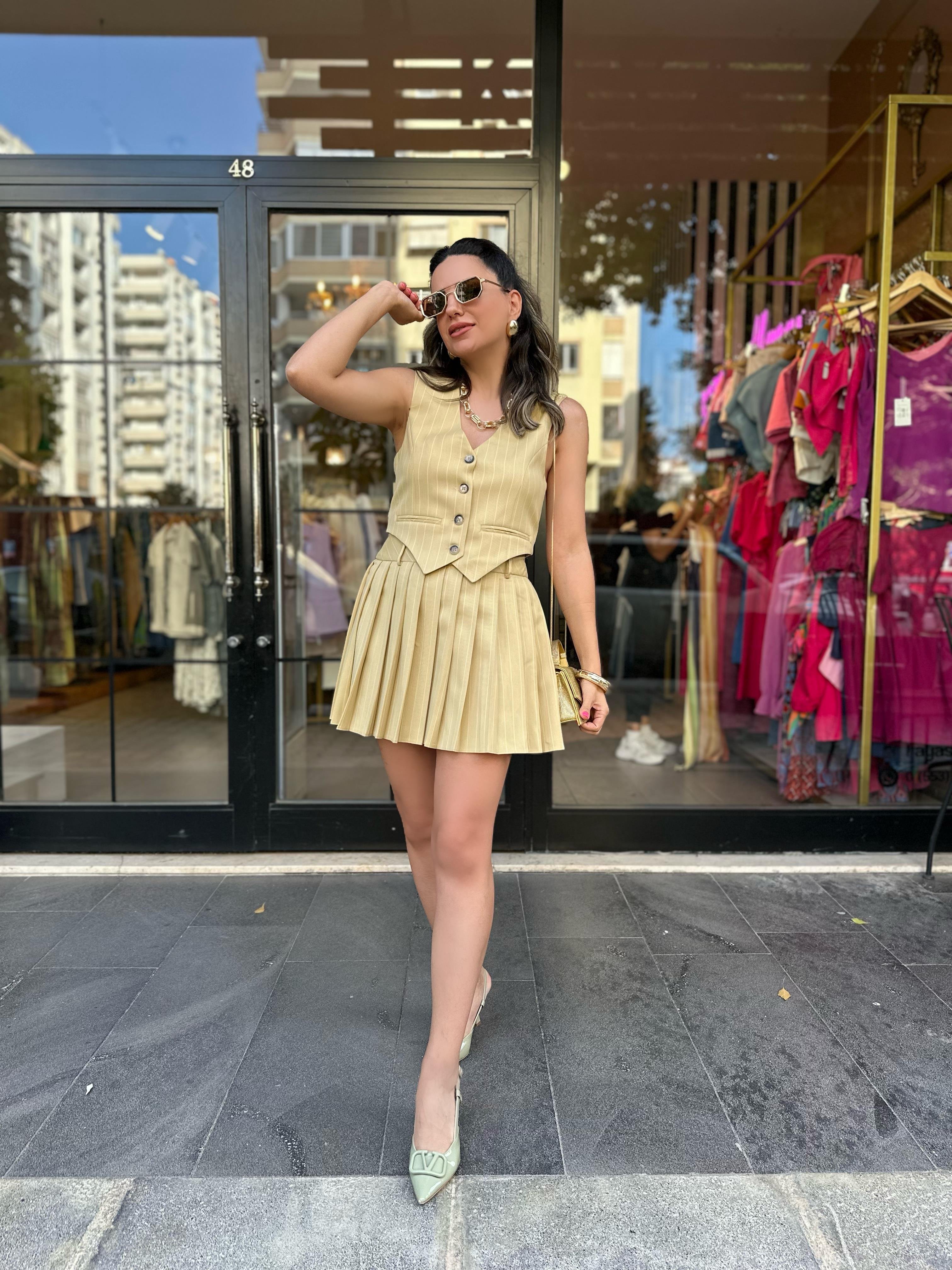 Yağ Yeşil Çizgili Etek Yelek Takım