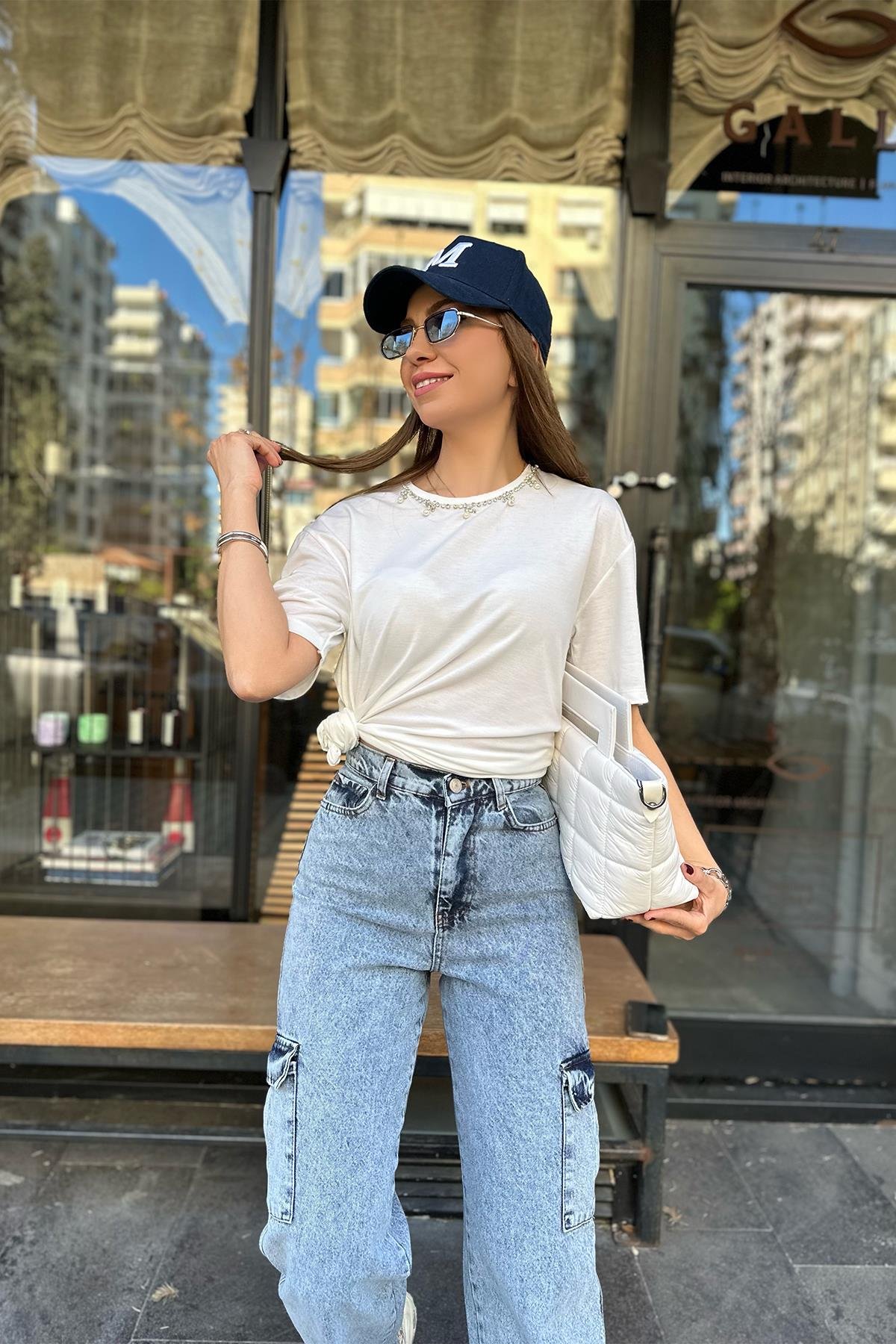 Yakası Taşlı Tshirt