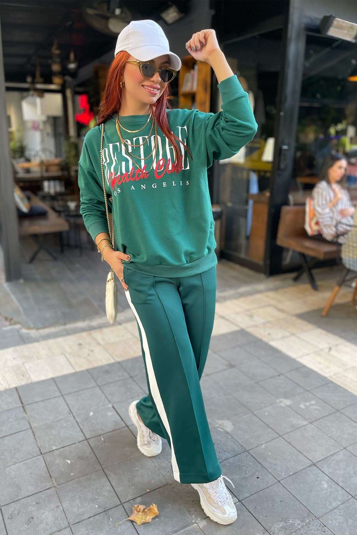 Yanları Şerit Detaylı Yeşil Eşofman Pantolon