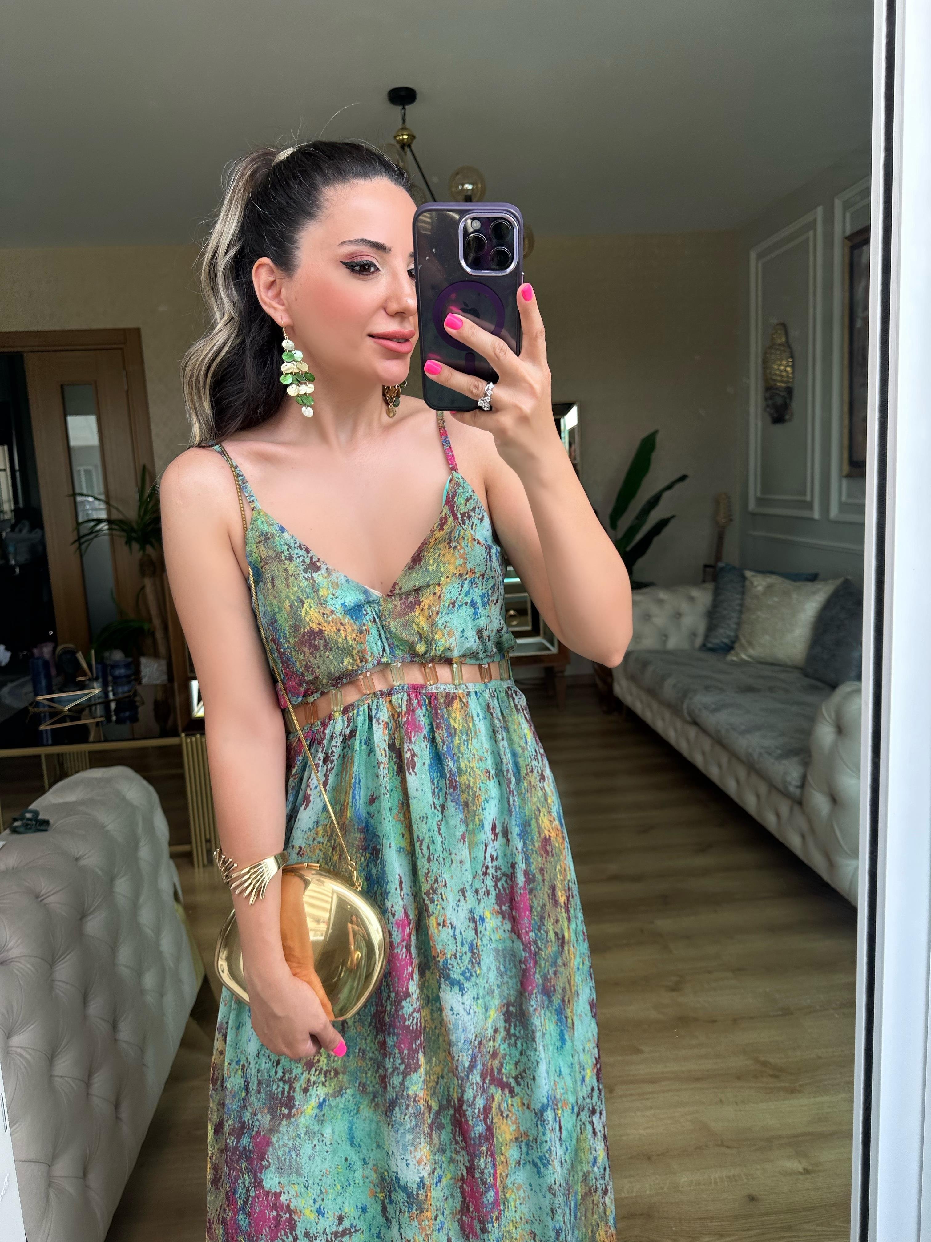 Yeşil Boncuk Aksesuarlı Elbise