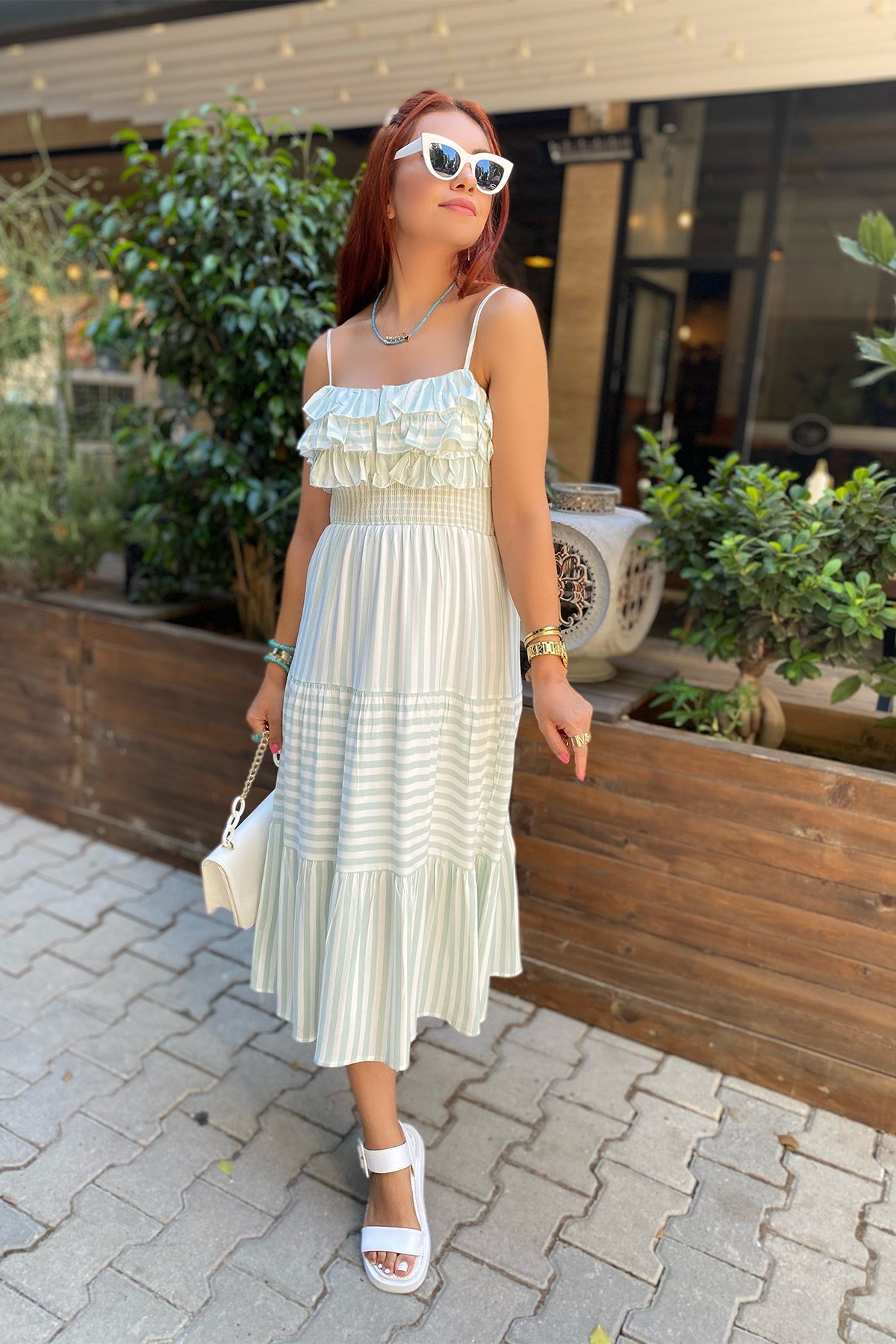 Yeşil Çizgili Volanlı Elbise