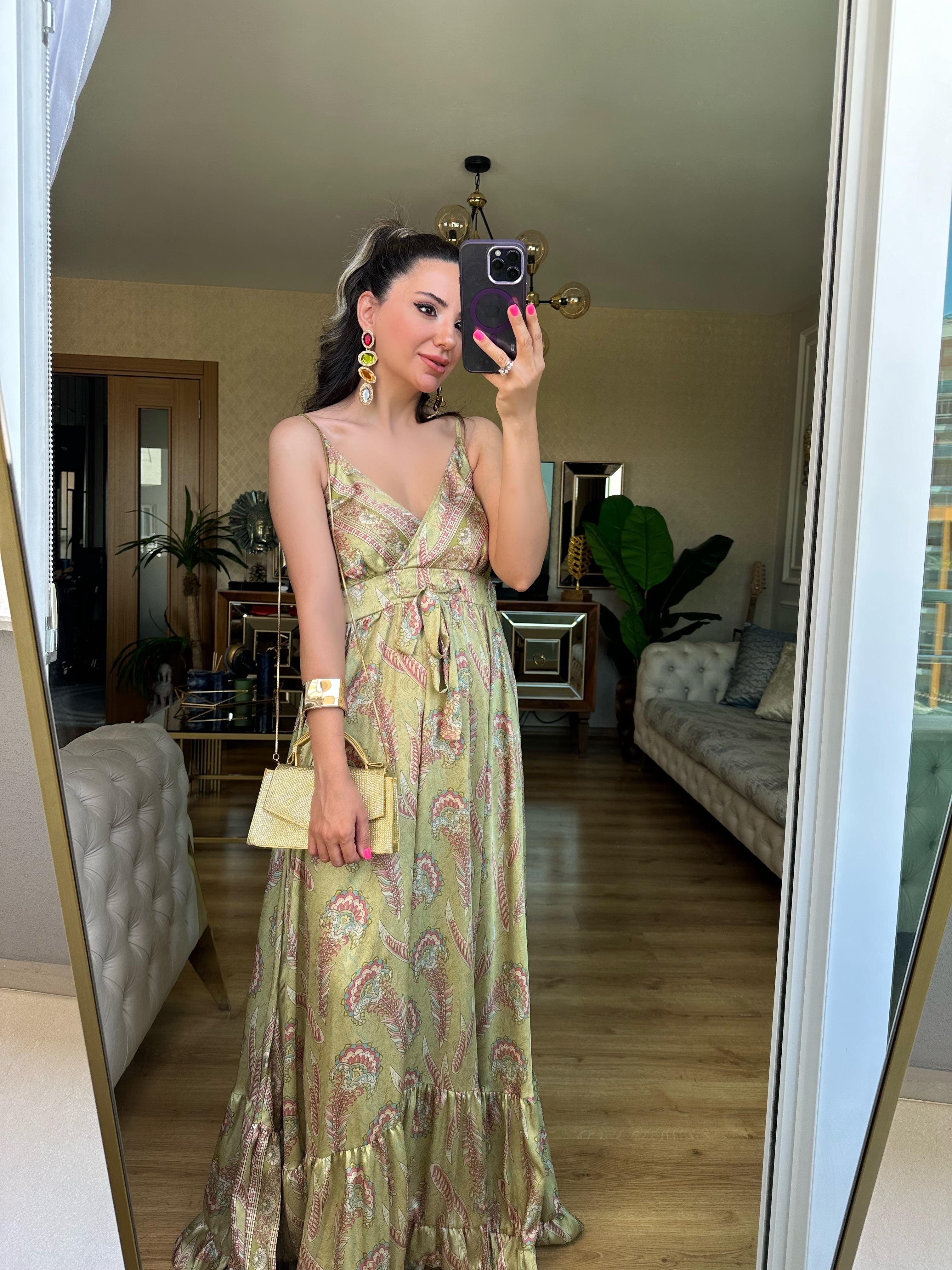 Yeşil Desenli Saten Elbise
