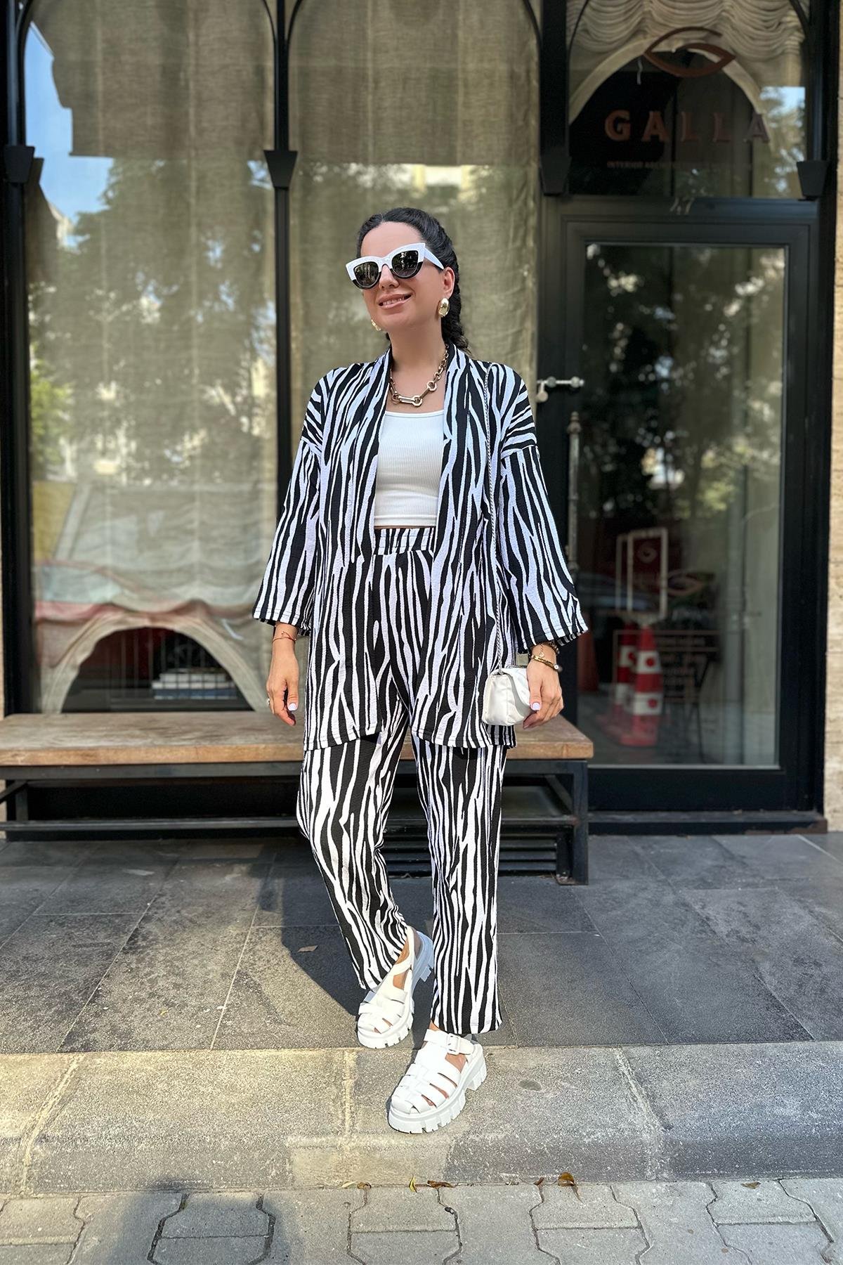 Zebra Desenli Pantolon Takım