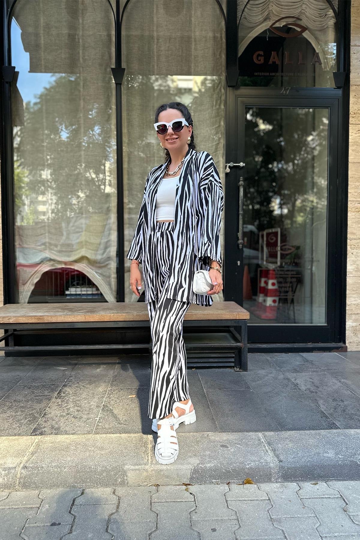 Zebra Desenli Pantolon Takım