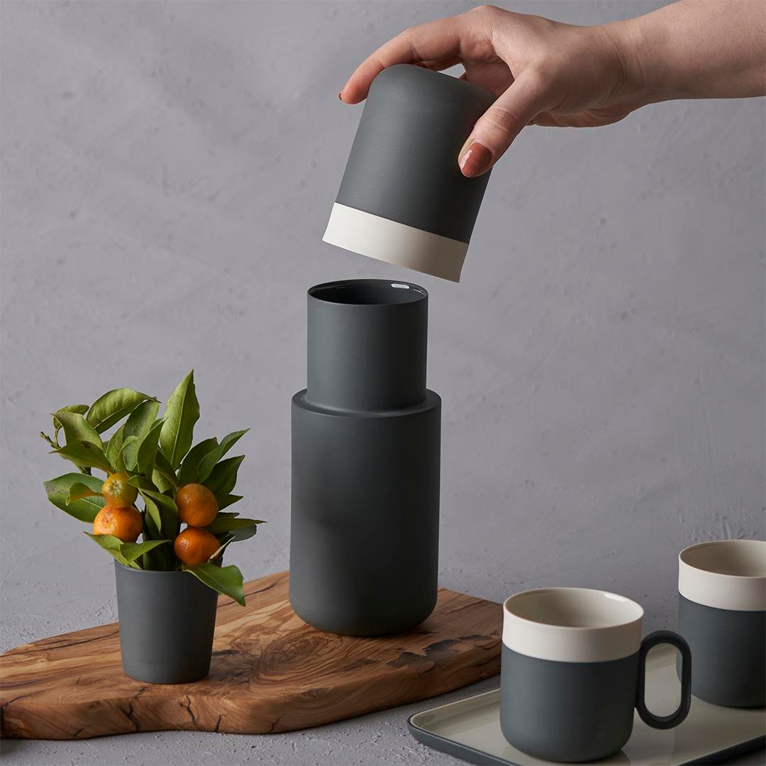 Capsule Jug Set Black - black & Ivory