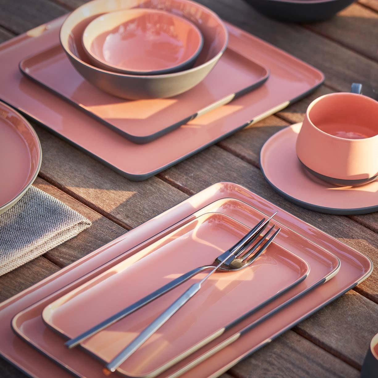 Rectangle Plate Set Black & Coral