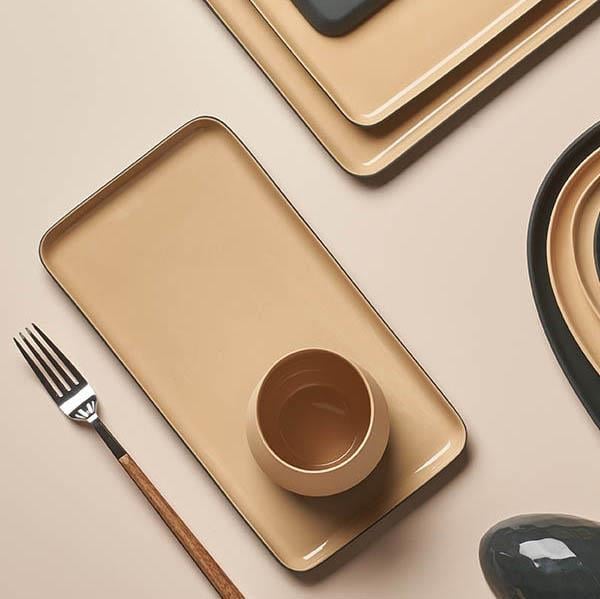 Rectangle Plate Set Black & Straw