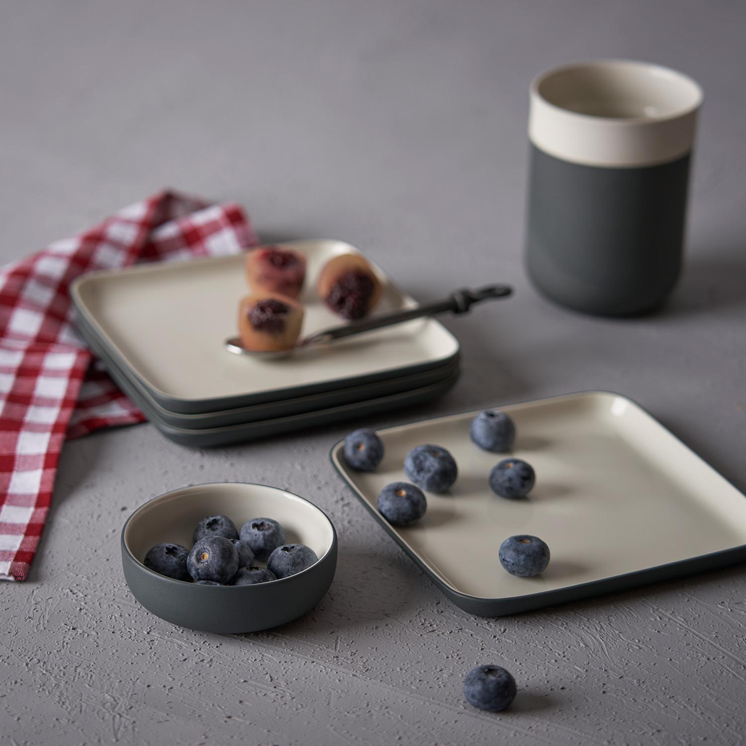 Square Plate Set Of 4 Black & Ivory