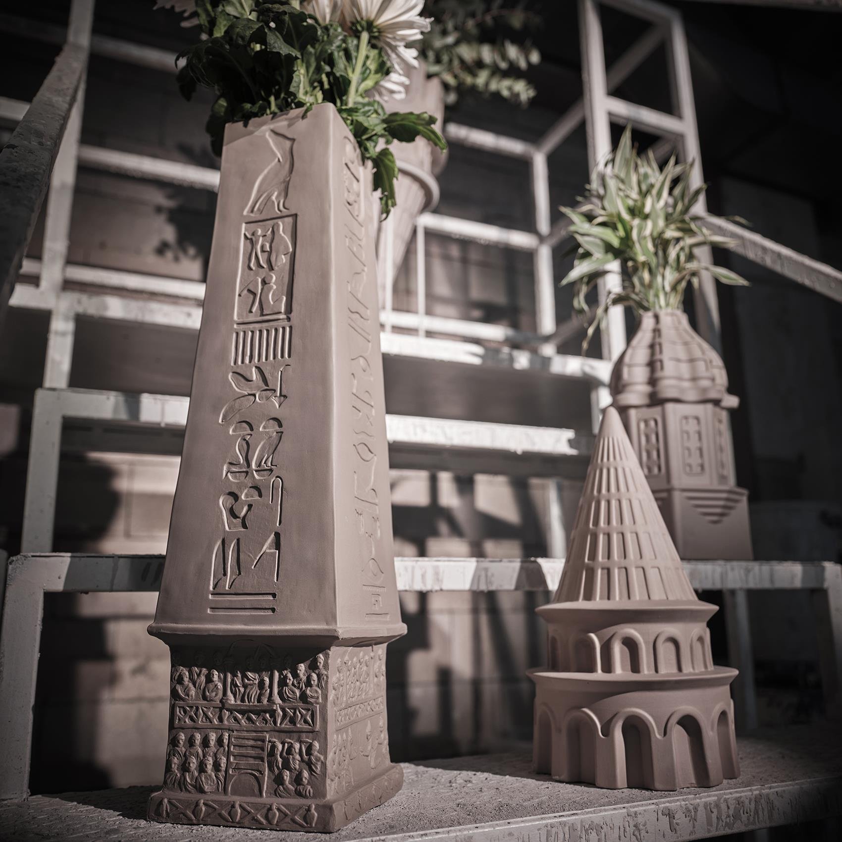 Origins: İstanbul Galata Tower Medium Vase Rock 