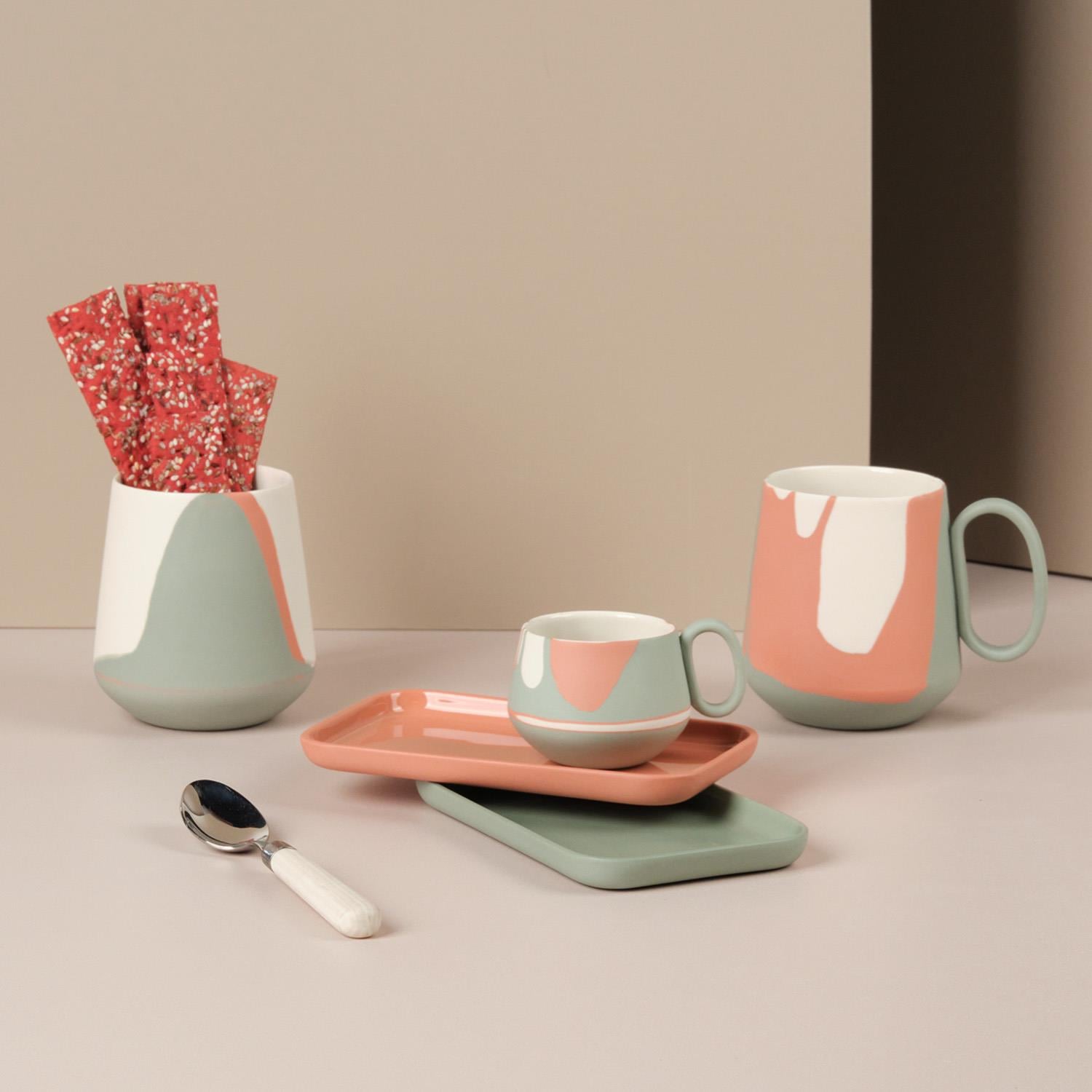 Tube Colour Wave Espresso Cup With Wavy Saucer Set Of 2 Nile-Nile&Coral&Ivory 