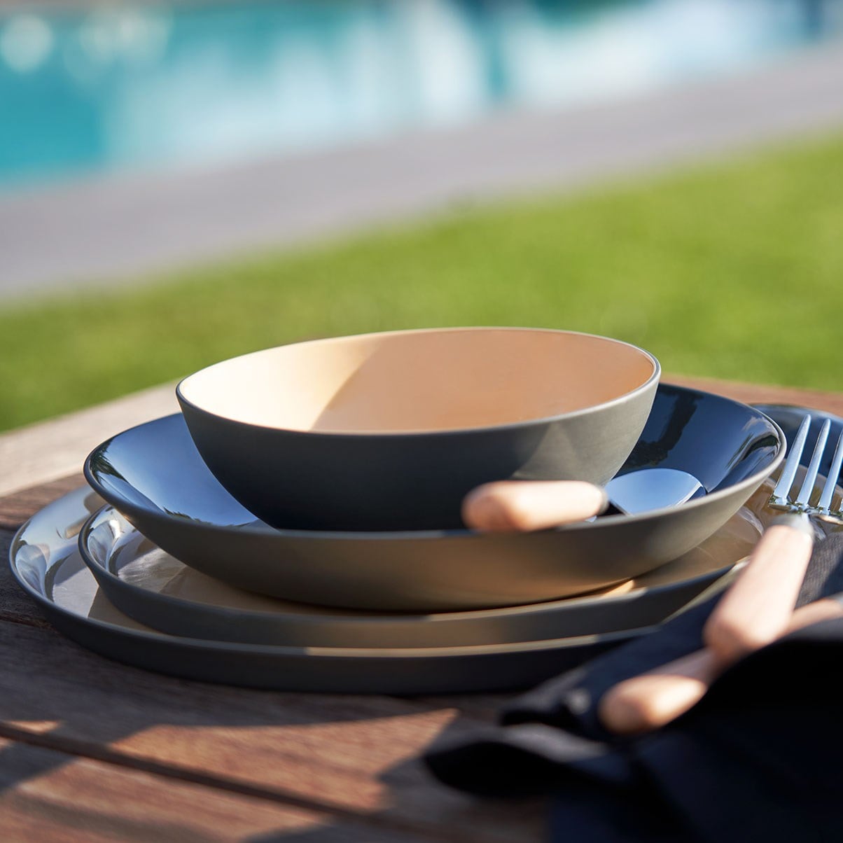 Round Soup Bowl Double Colour 15 cm Black & Straw