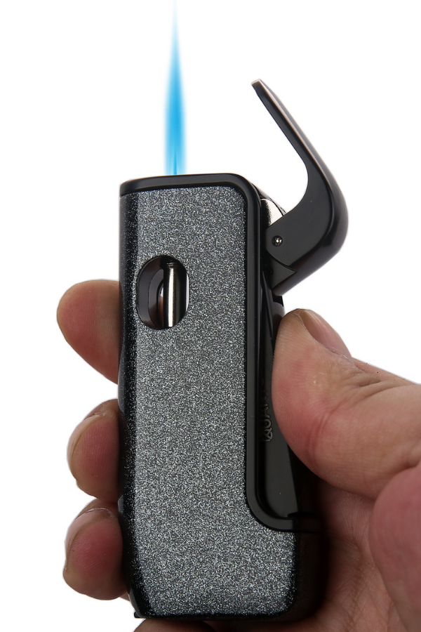 Quantoro Tek Torch Pürmüz Delicili Siyah Yaldızlı Metal Puro Çakmağı