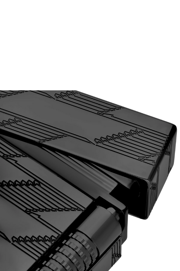 S.T. Dupont Le Grand Guilloche Monogram 1872 Siyah Puro Çakmağı C23179