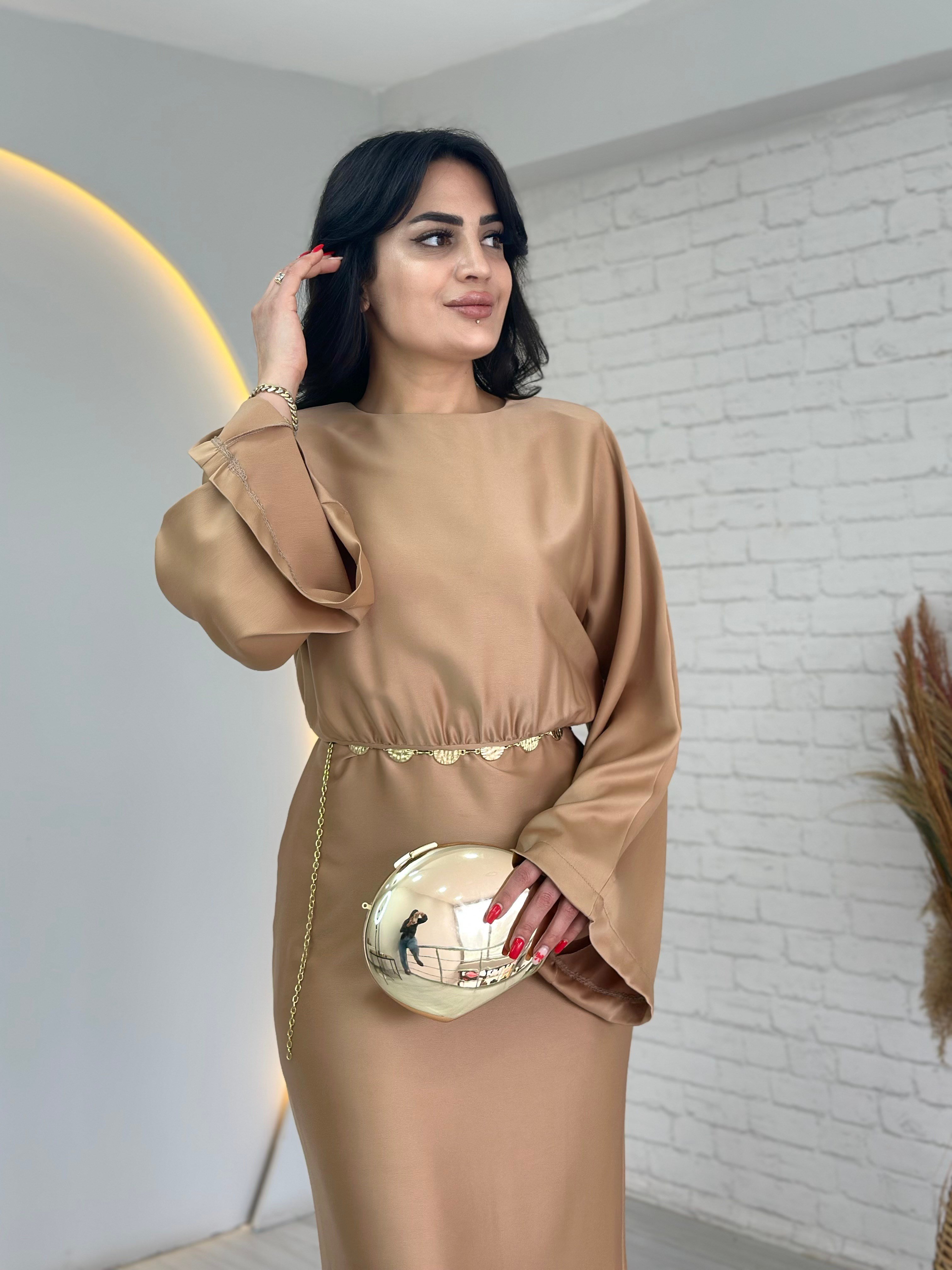 Alia Camel Vatkalı Yırtmaçlı Kemerli Midi Boy Elbise D100