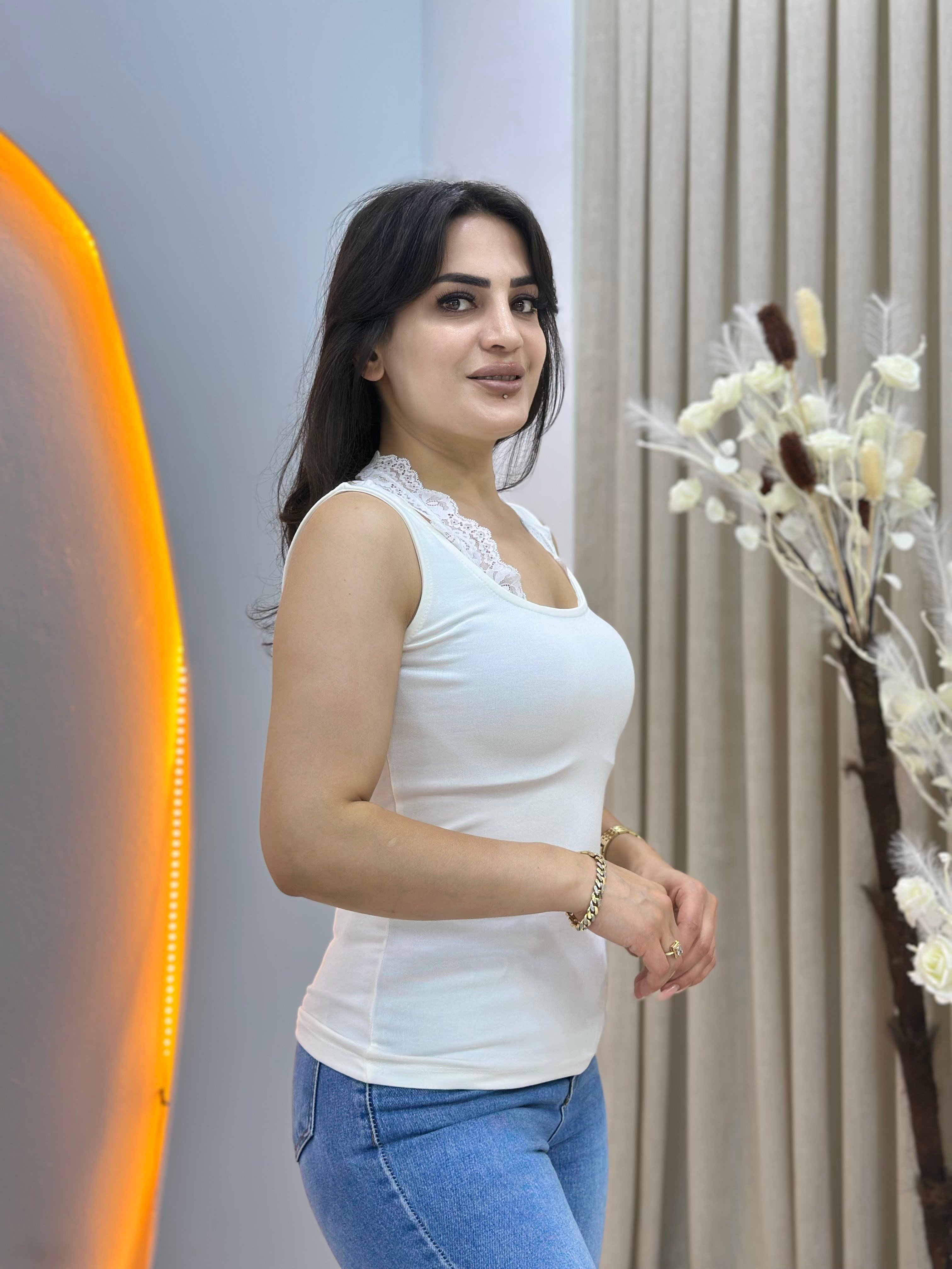Bade Ekru U Yaka Dantel Detaylı Pamuklu Atlet D158