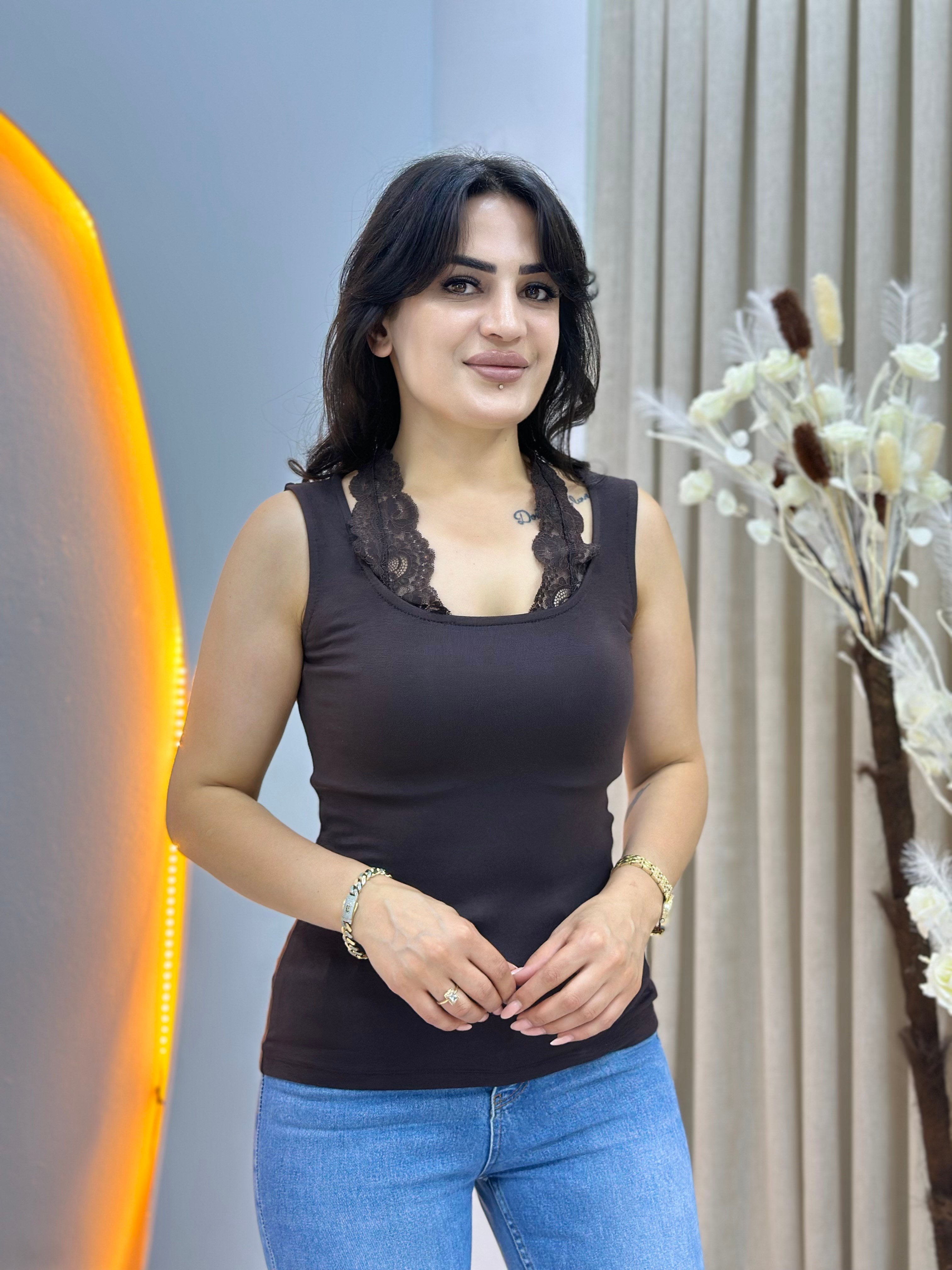 Bade Kahve U Yaka Dantel Detaylı Pamuklu Atlet D158