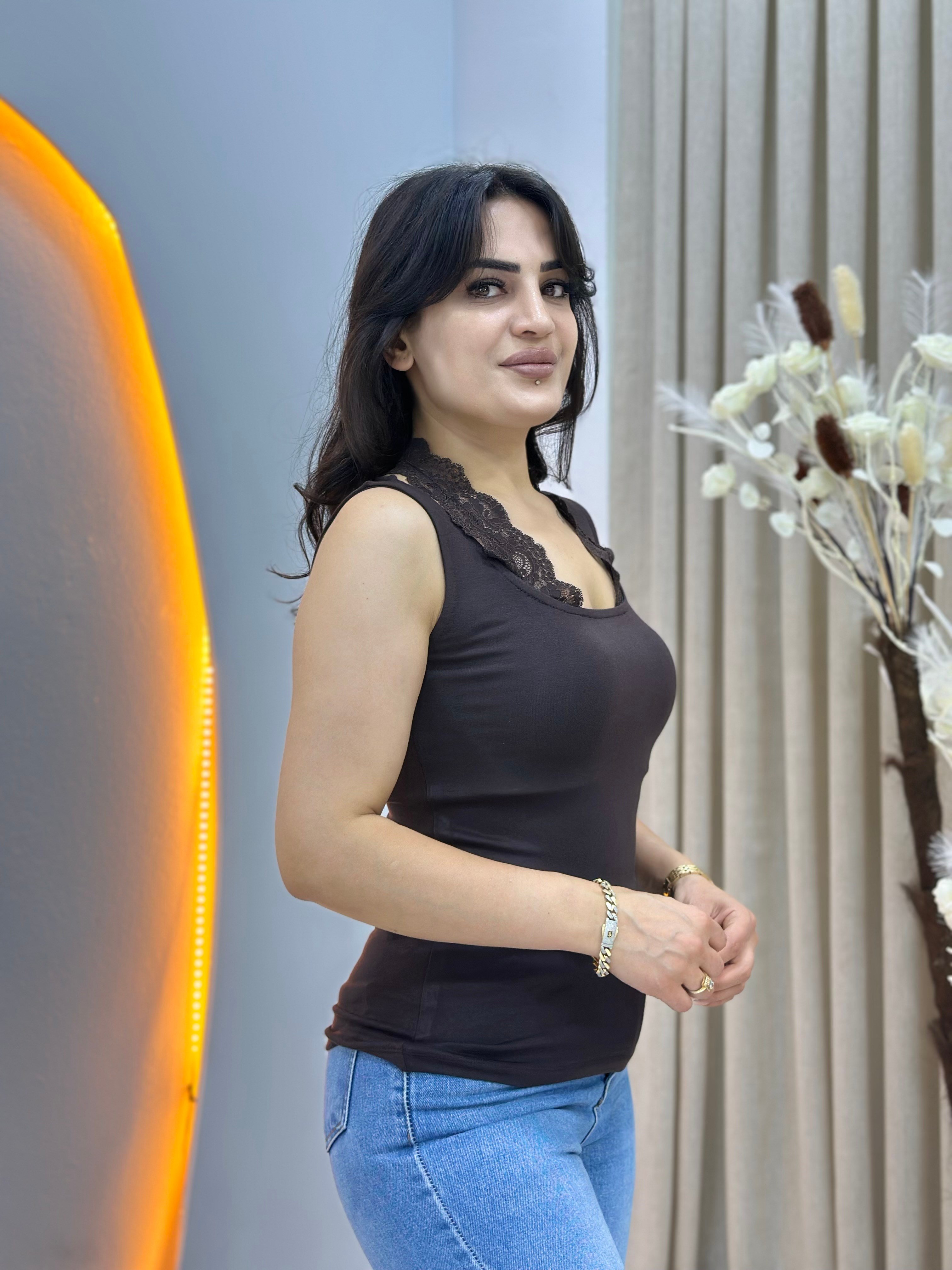 Bade Kahve U Yaka Dantel Detaylı Pamuklu Atlet D158
