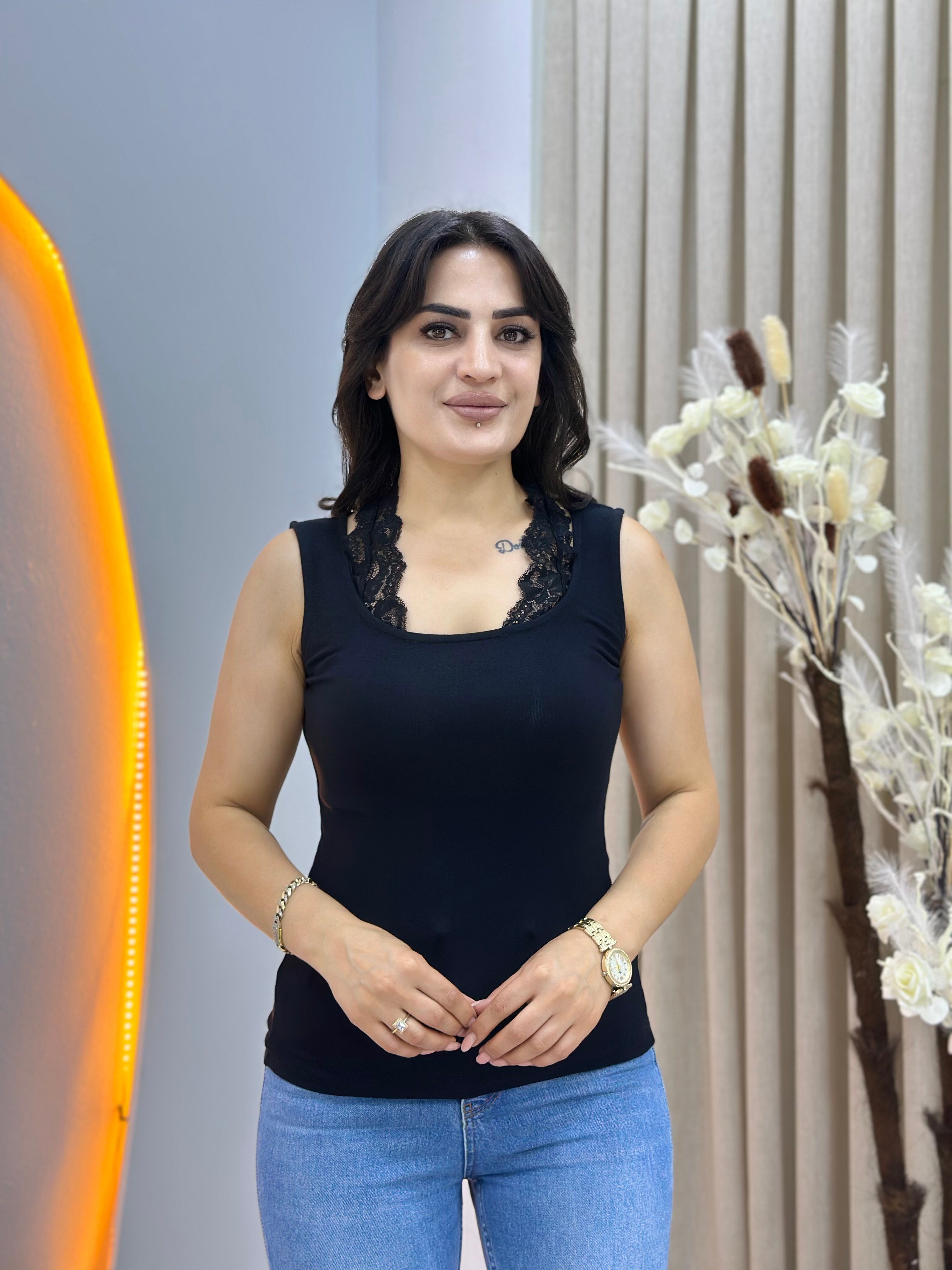 Bade Siyah U Yaka Dantel Detaylı Pamuklu Atlet D158