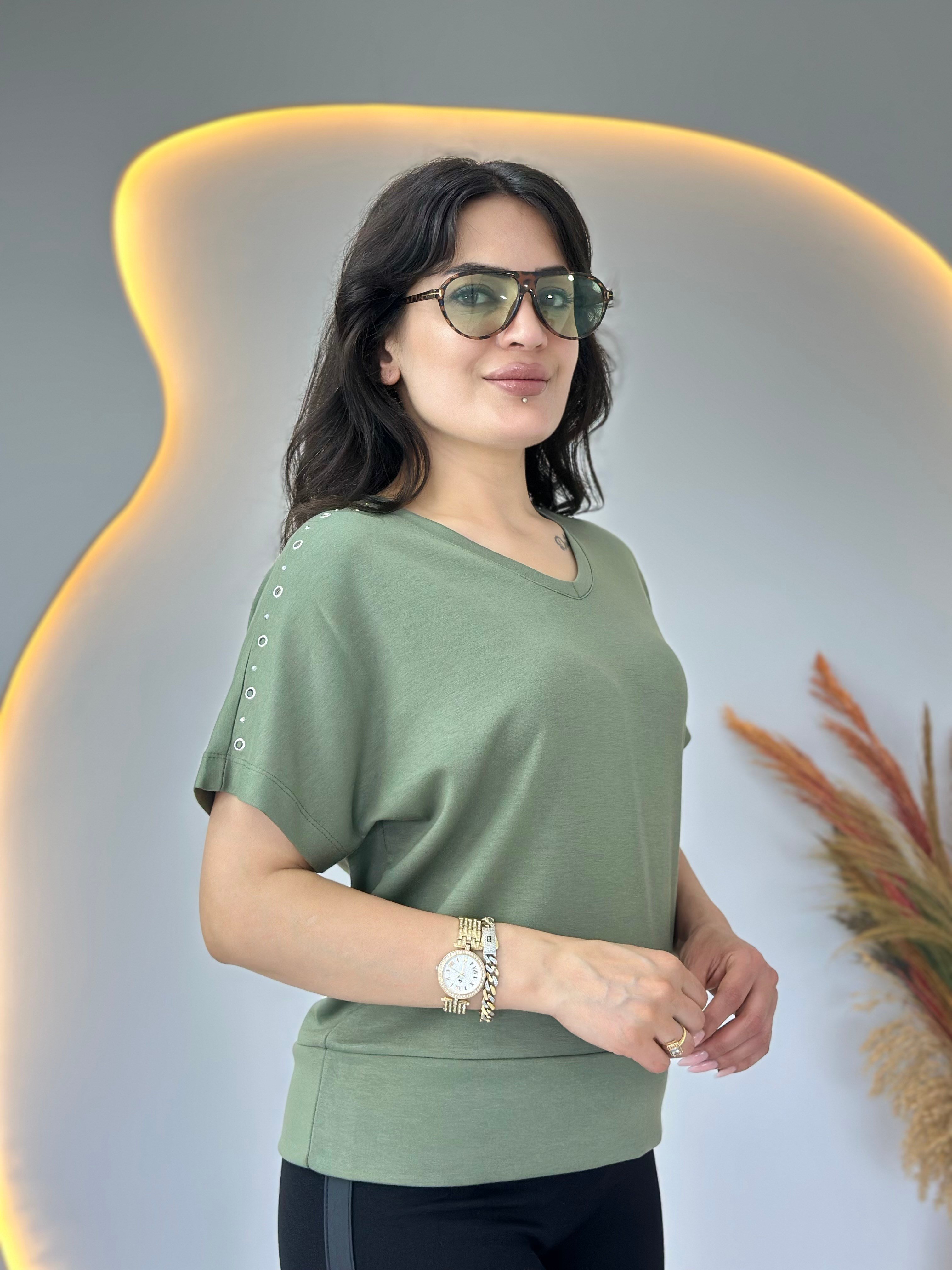 Benro Mint Yeşili V Yaka Düşük Omuz Kuş Gözü Detaylı Bluz D138