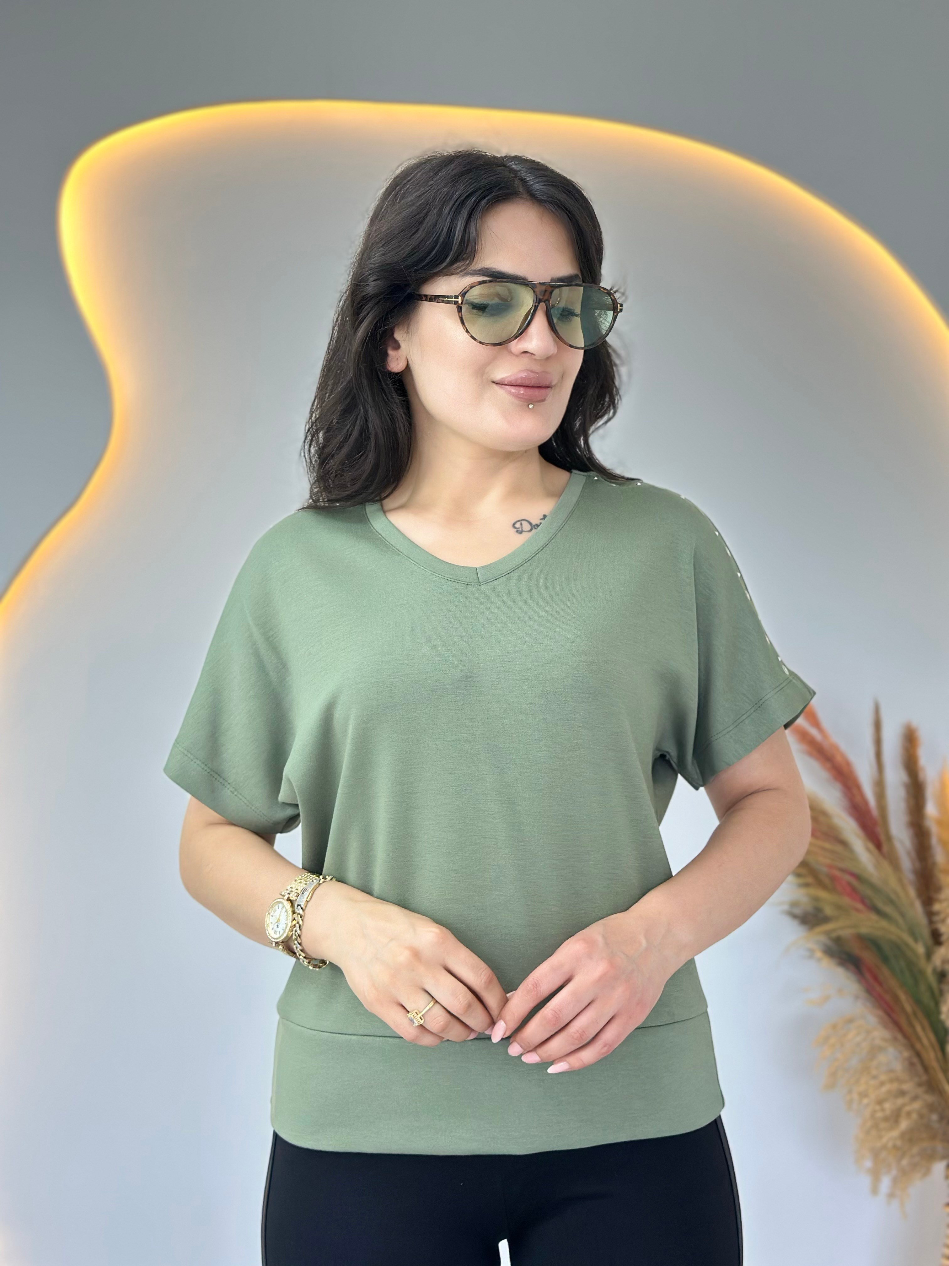 Benro Mint Yeşili V Yaka Düşük Omuz Kuş Gözü Detaylı Bluz D138