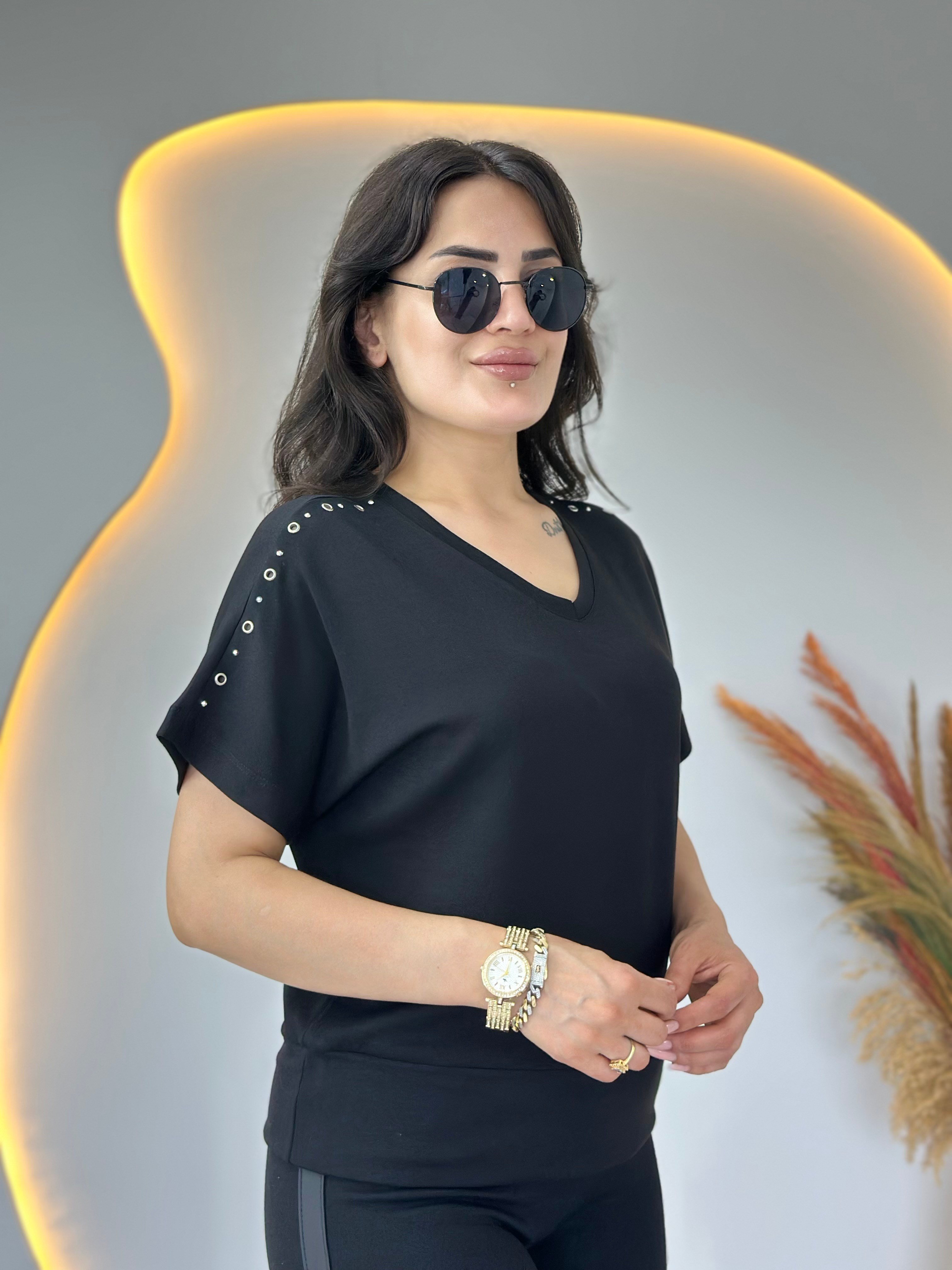 Benro Siyah V Yaka Düşük Omuz Kuş Gözü Detaylı Bluz D138