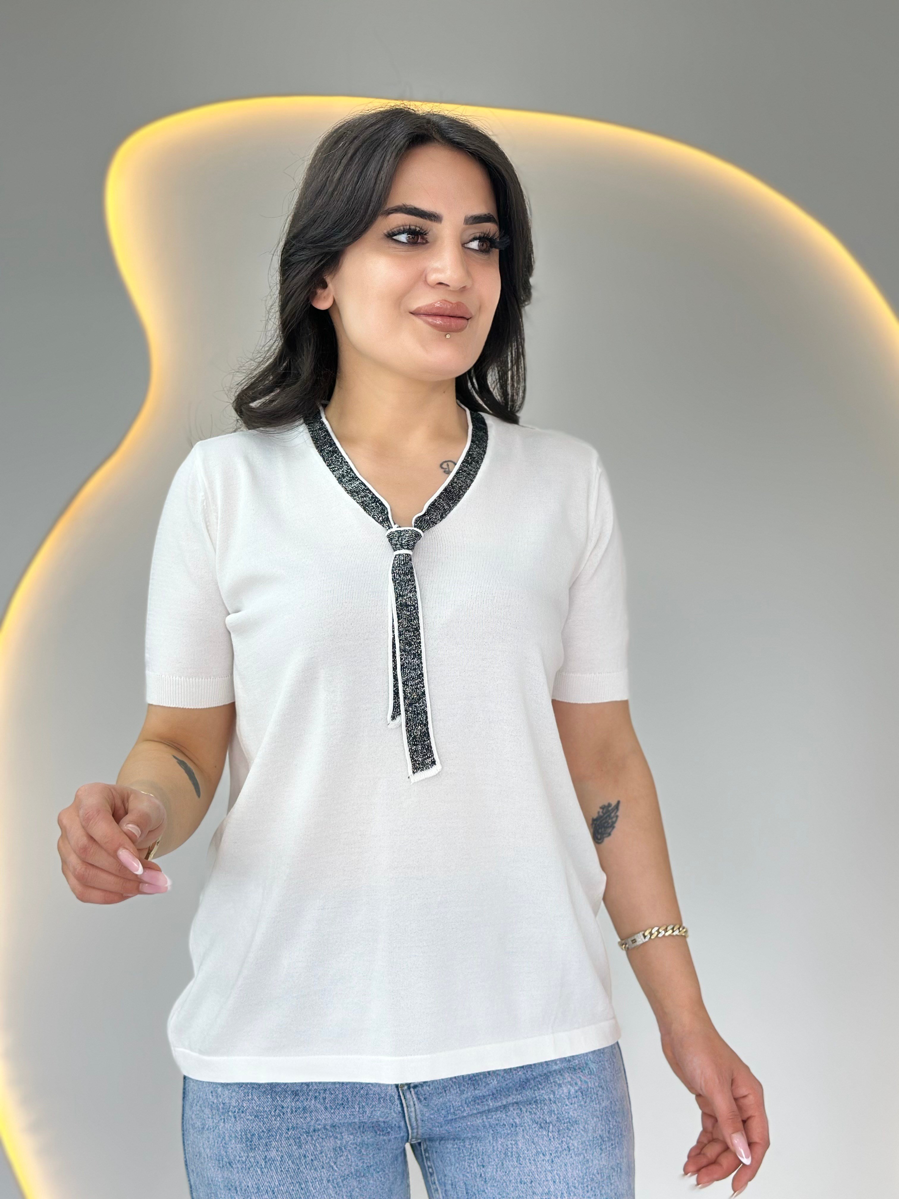 Figo Beyaz V Yaka İnce Fular Detaylı Merserize Bluz D130