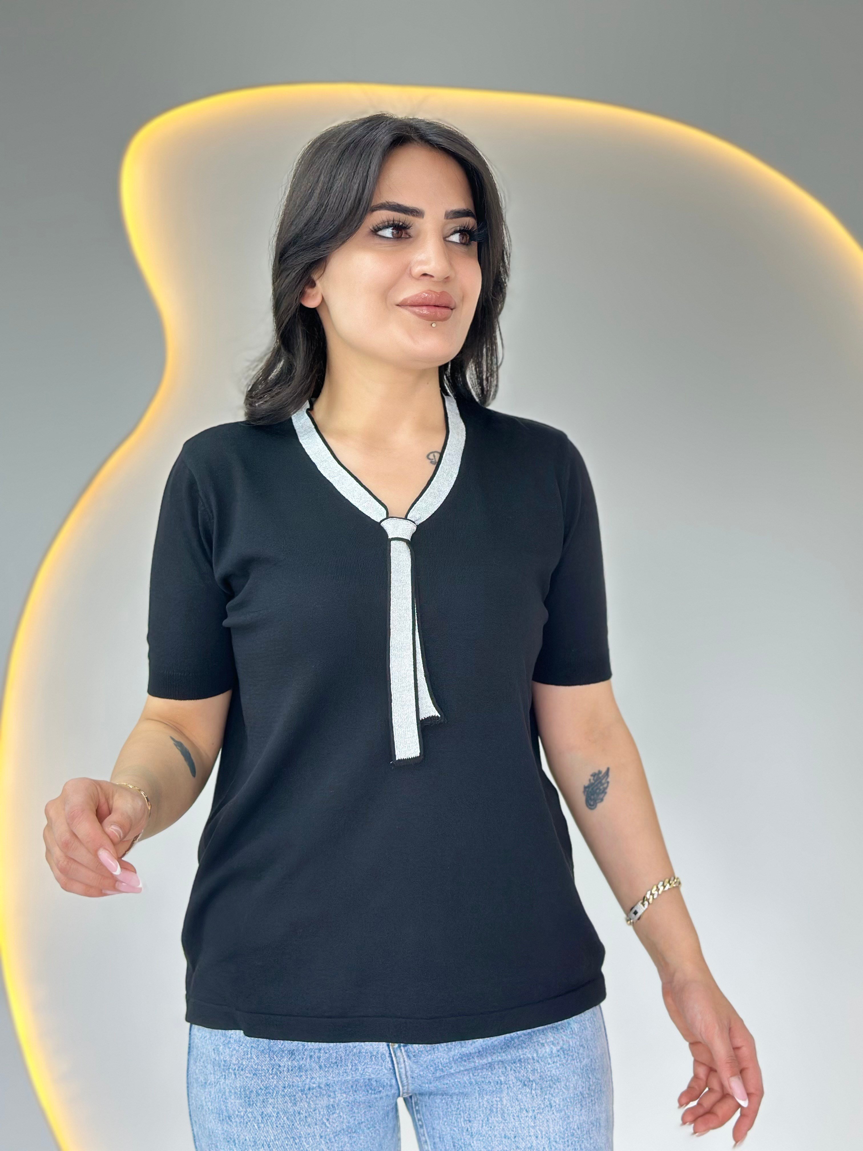 Figo Siyah V Yaka İnce Fular Detaylı Merserize Bluz D130