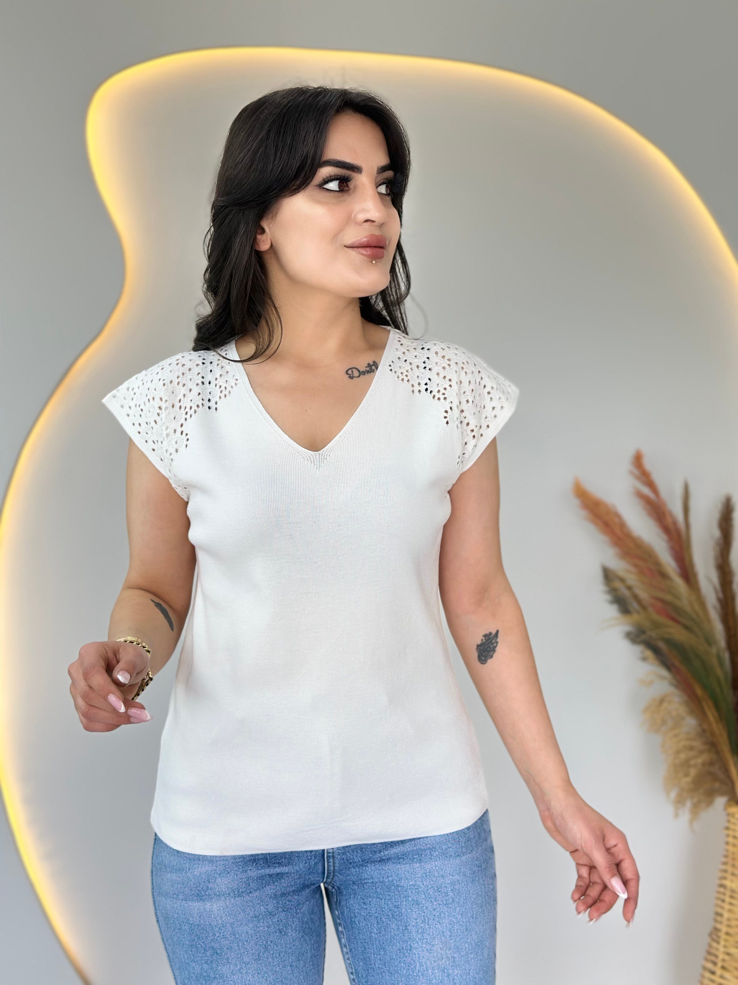 Fore Beyaz V Yaka Ajurlu Mevsimlik Triko Bluz A105