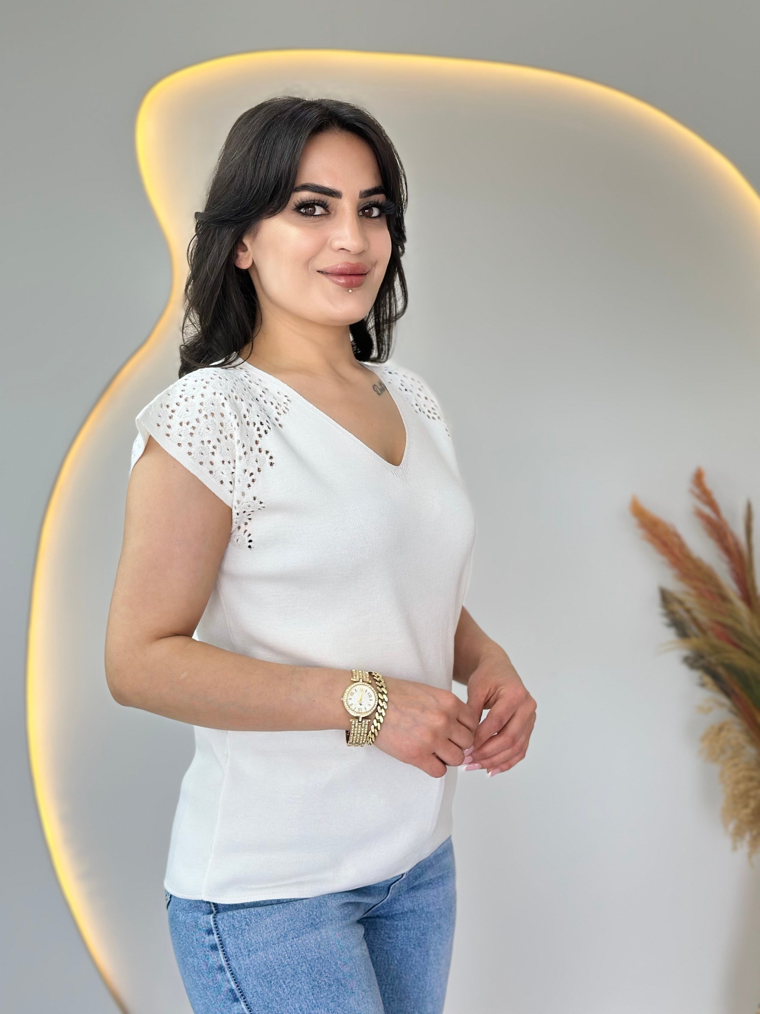 Fore Beyaz V Yaka Ajurlu Mevsimlik Triko Bluz A105