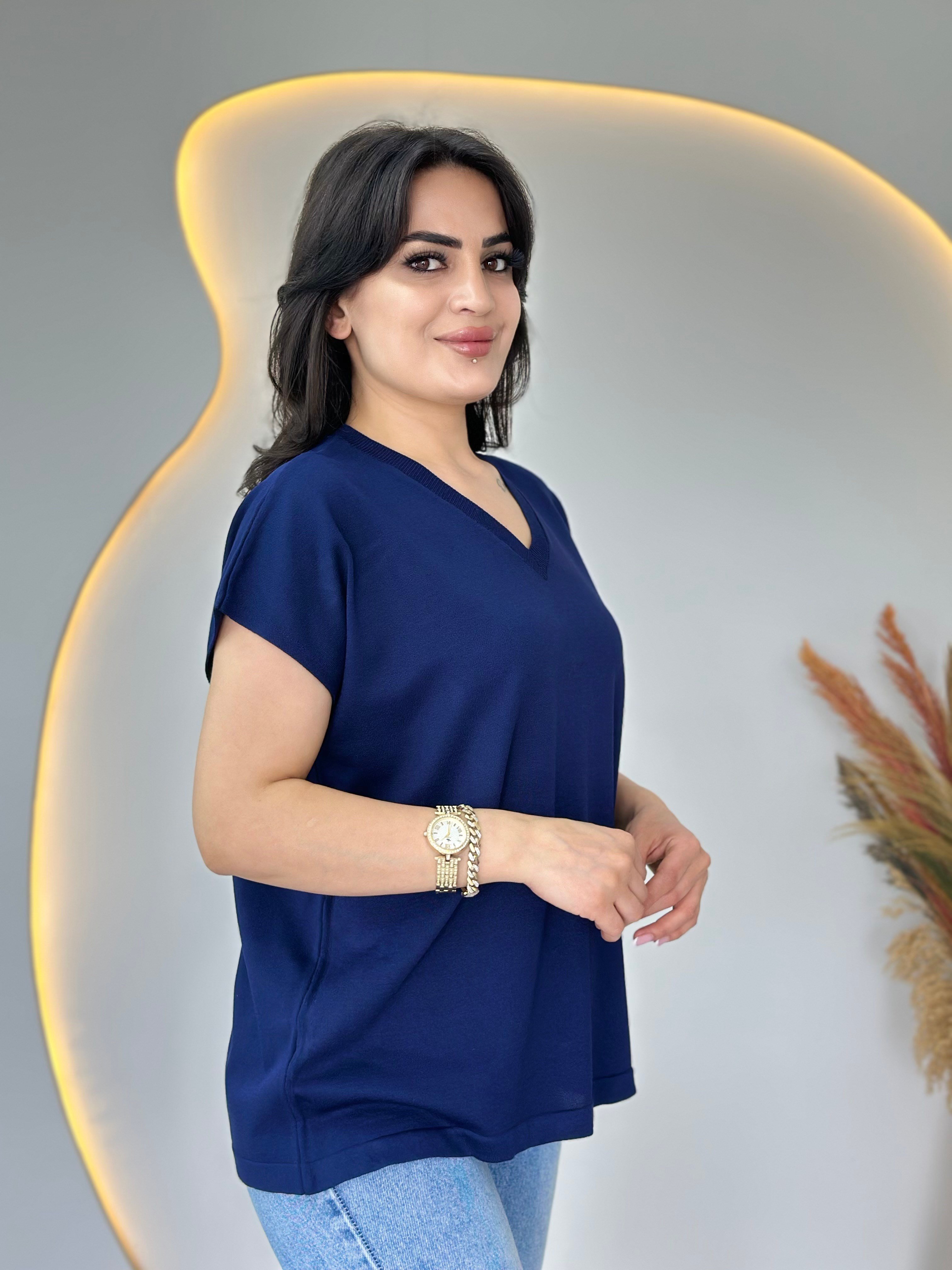 İza Lacivert V yaka Düşük Omuzlu Kısa Kollu Merserize Bluz D108