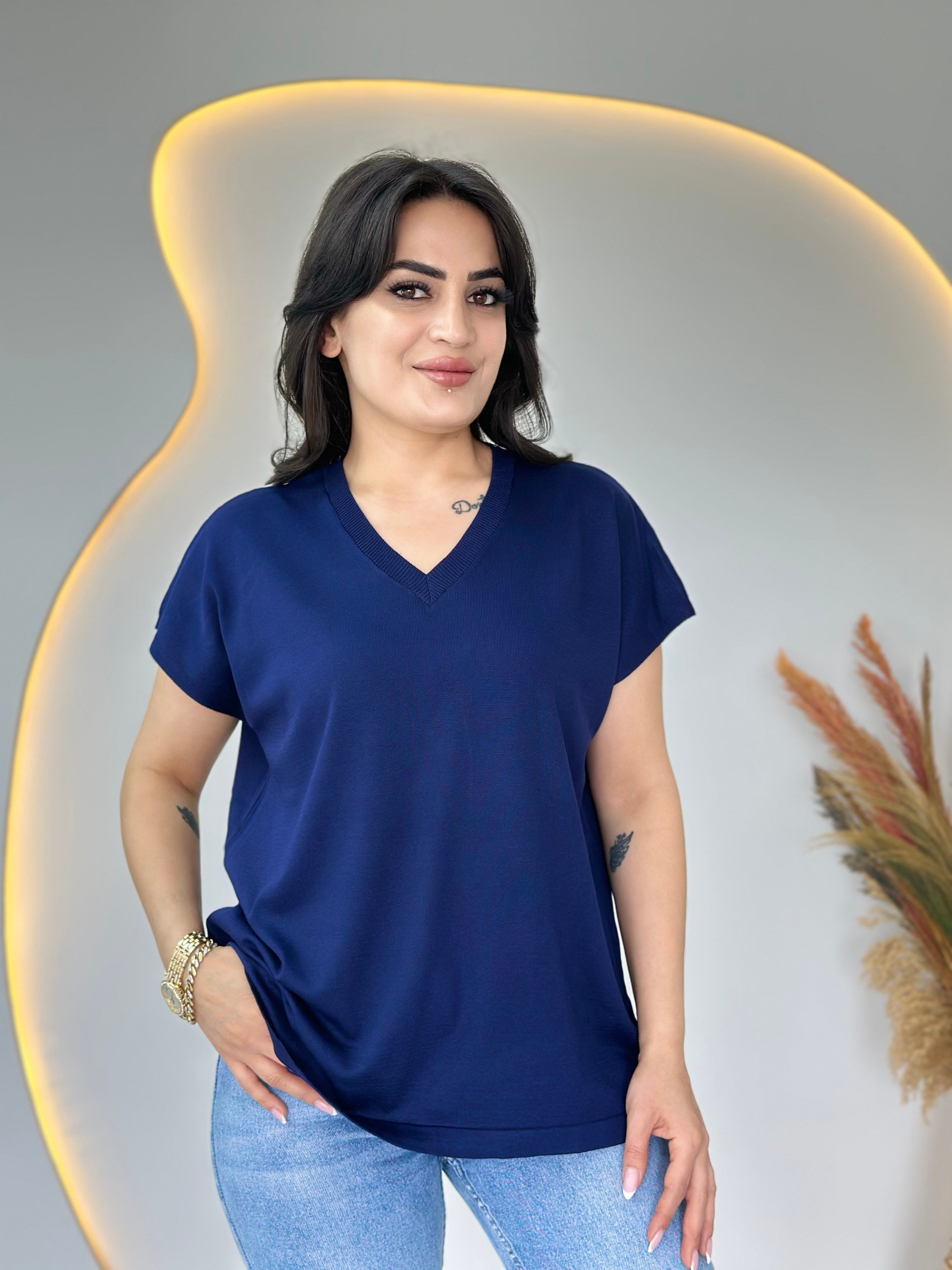 İza Lacivert V yaka Düşük Omuzlu Kısa Kollu Merserize Bluz D108