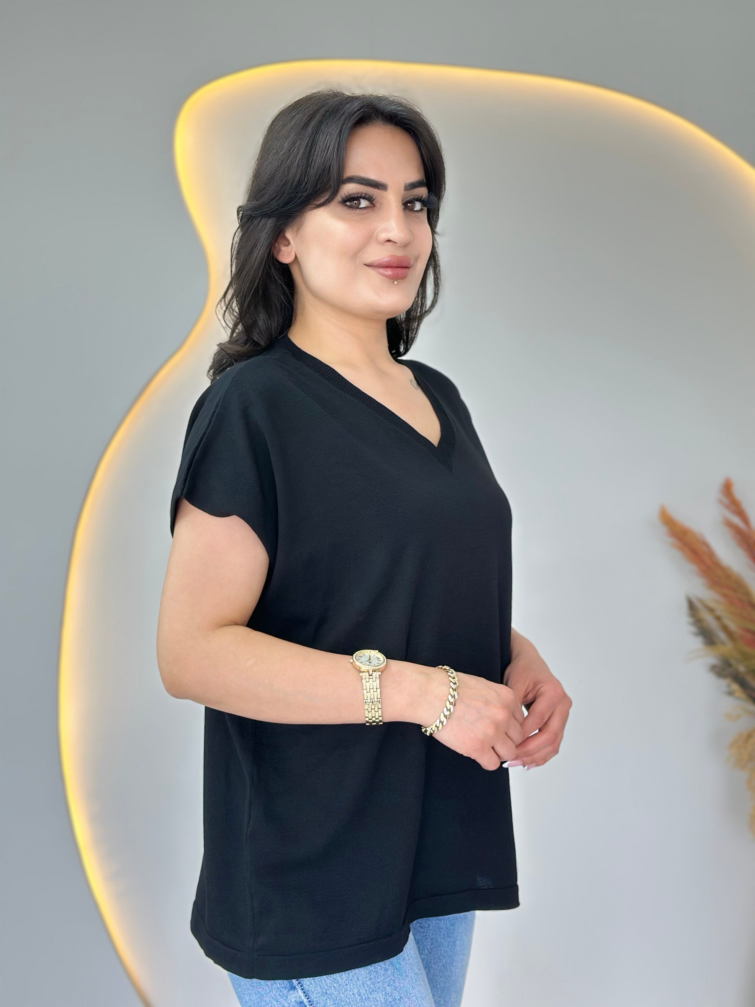 İza Siyah V yaka Düşük Omuzlu Kısa Kollu Merserize Bluz D108