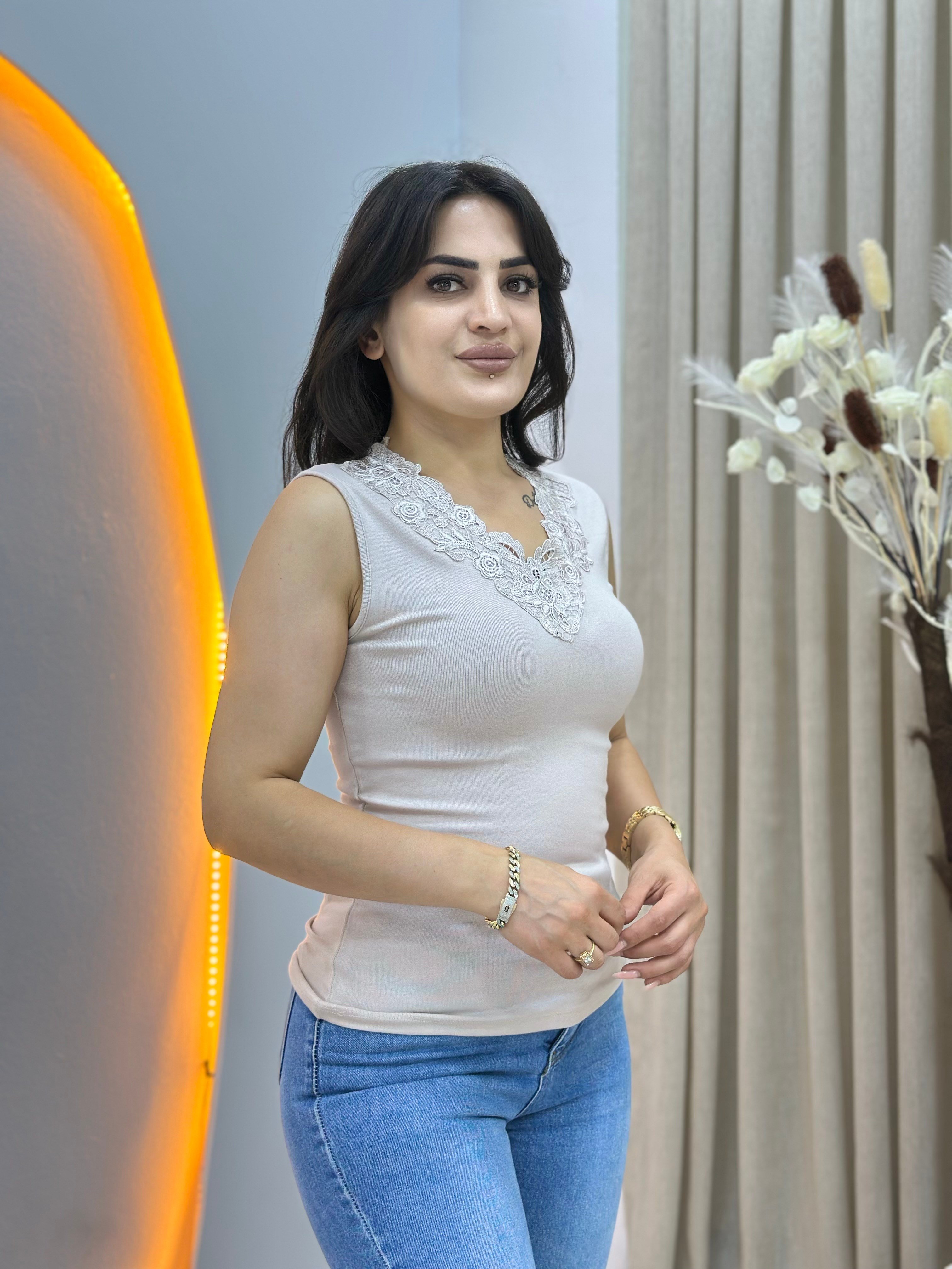 Lalin Bej V Yaka Güpür Dantelli Kalın Askılı Atlet D151