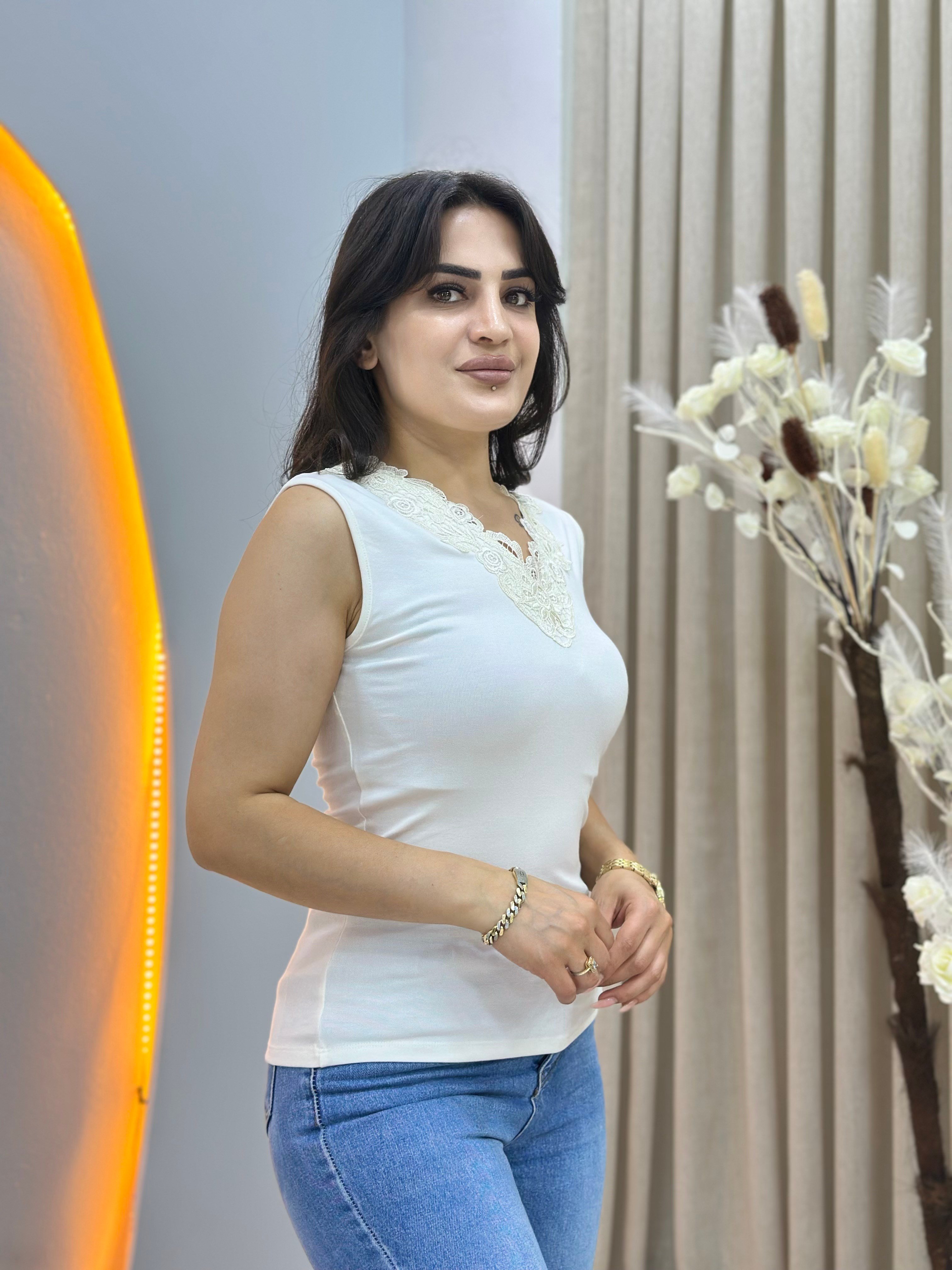 Lalin Ekru V Yaka Güpür Dantelli Kalın Askılı Atlet D151