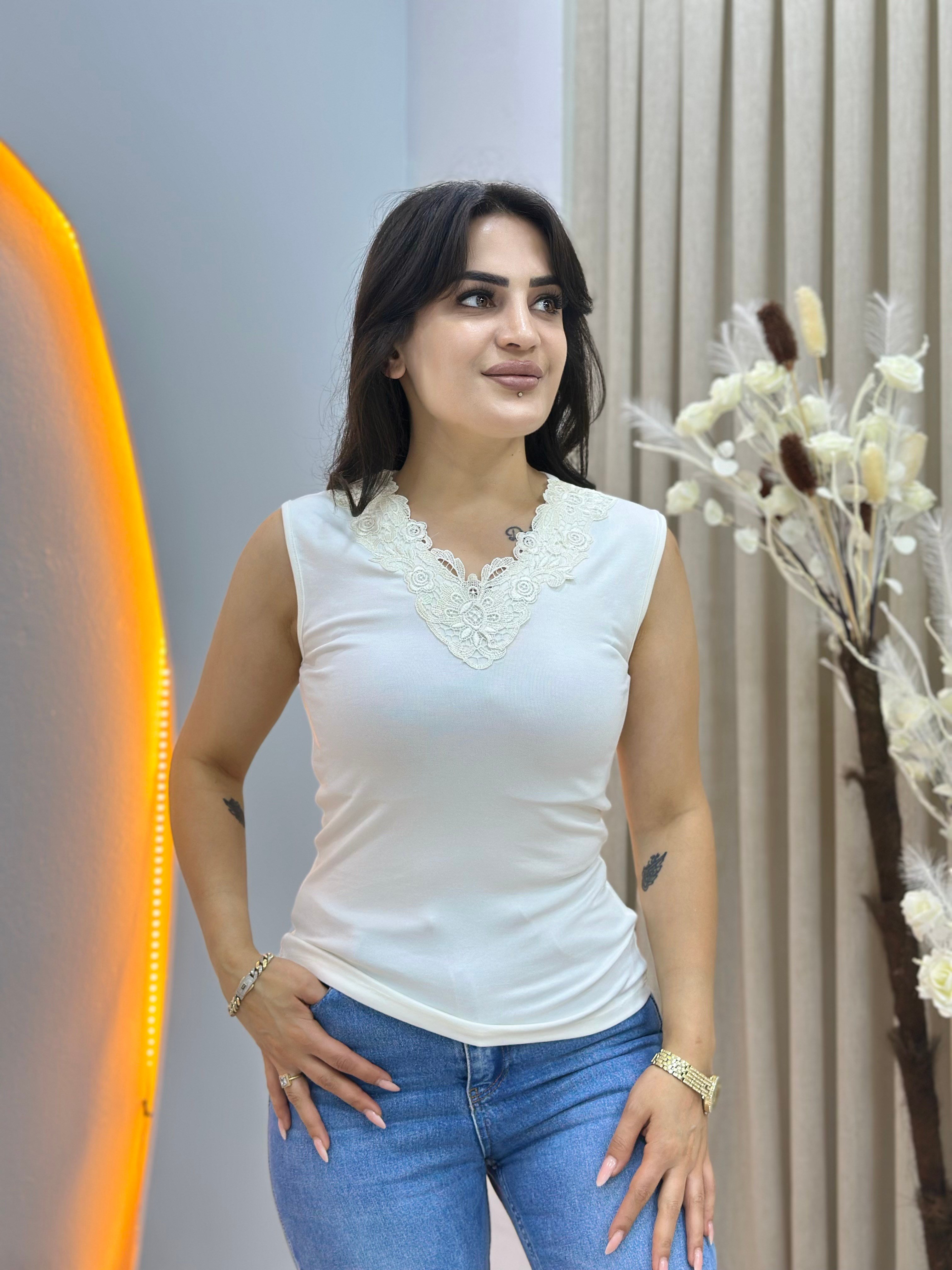 Lalin Ekru V Yaka Güpür Dantelli Kalın Askılı Atlet D151