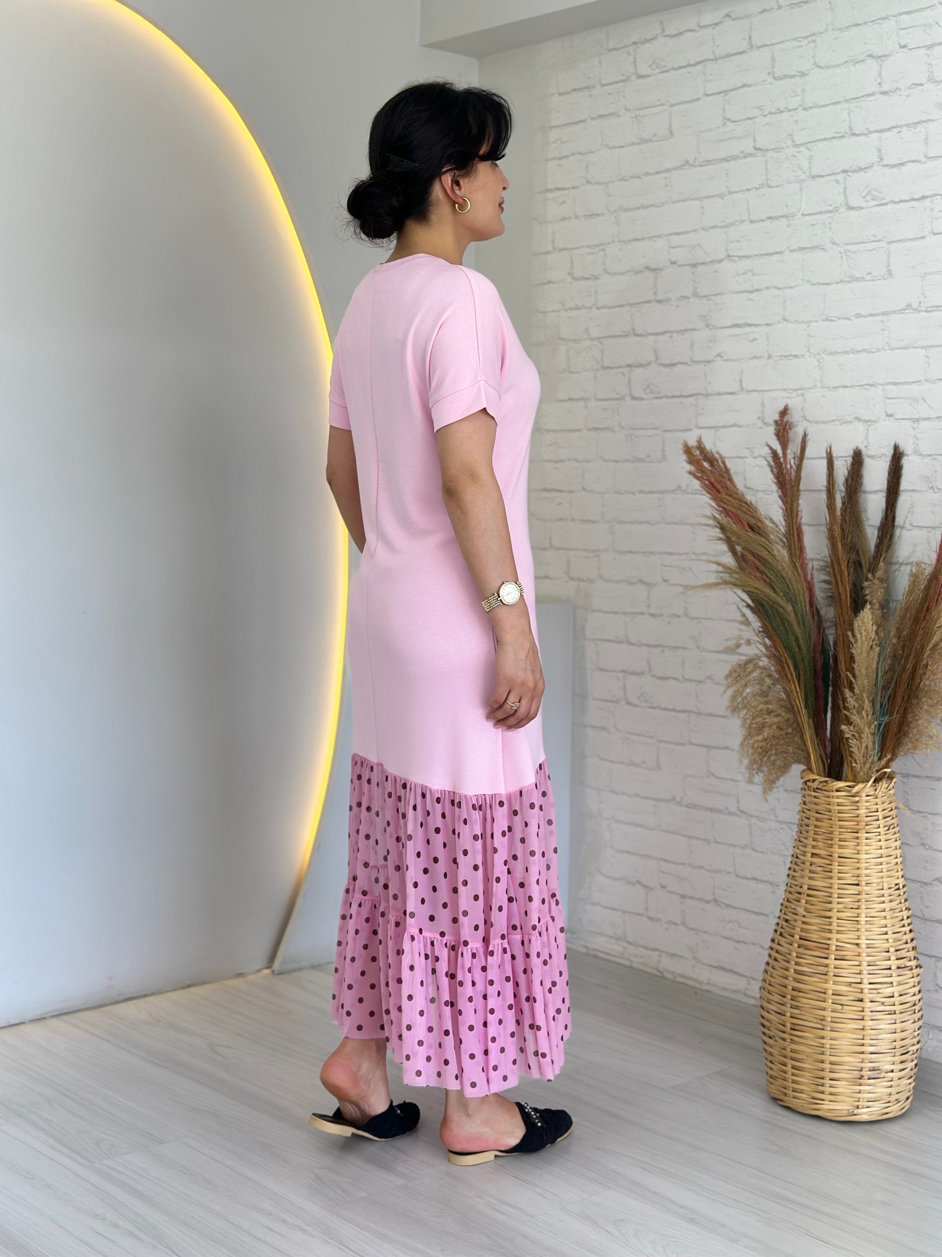 Larin Pembe V Yaka Puantiye Detaylı Midi Boy Elbise D134