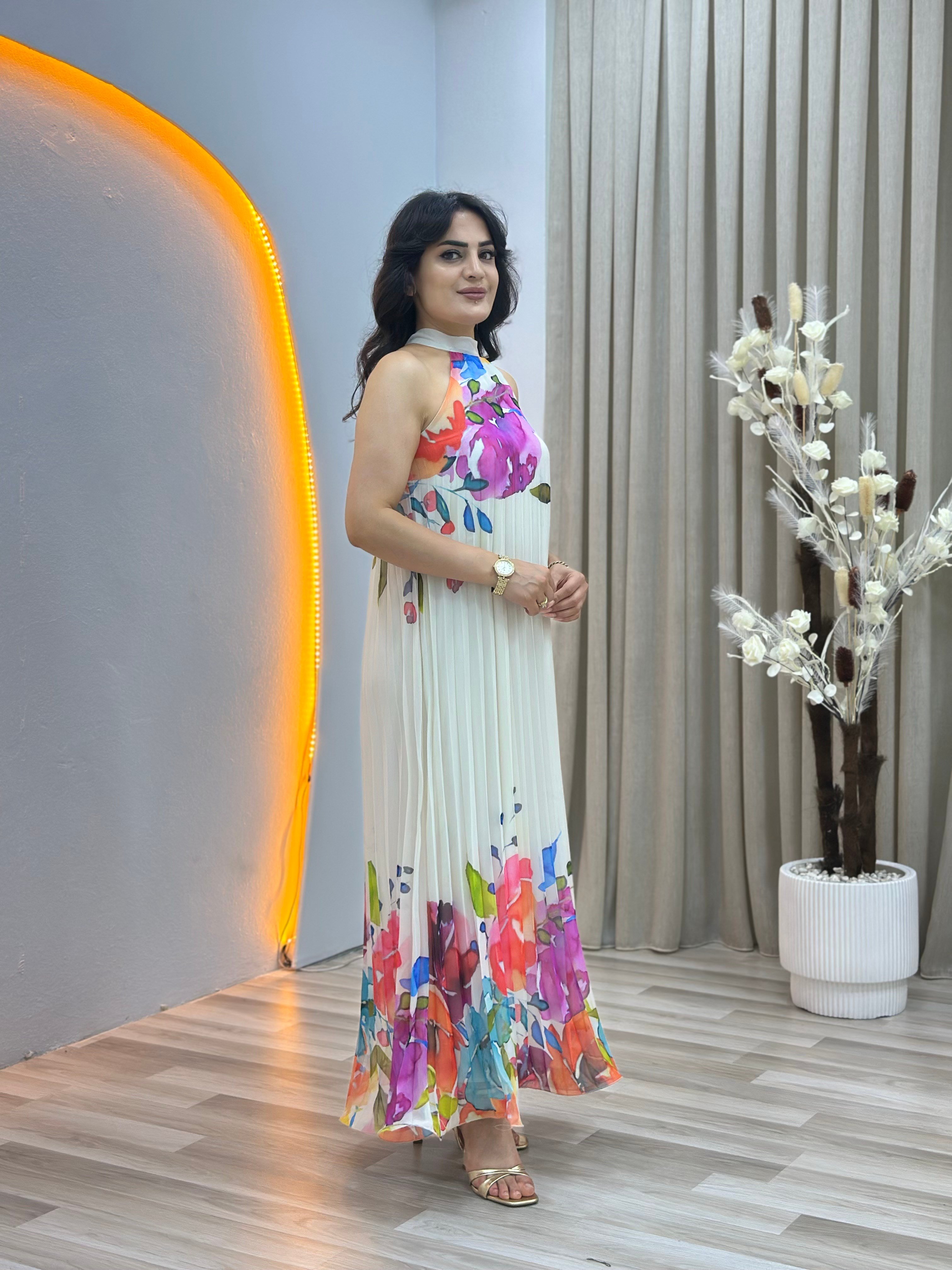 Lavinya Ekru Halter Yaka Çiçek Desenli Astarlı Plisoley Şifon Elbise D148