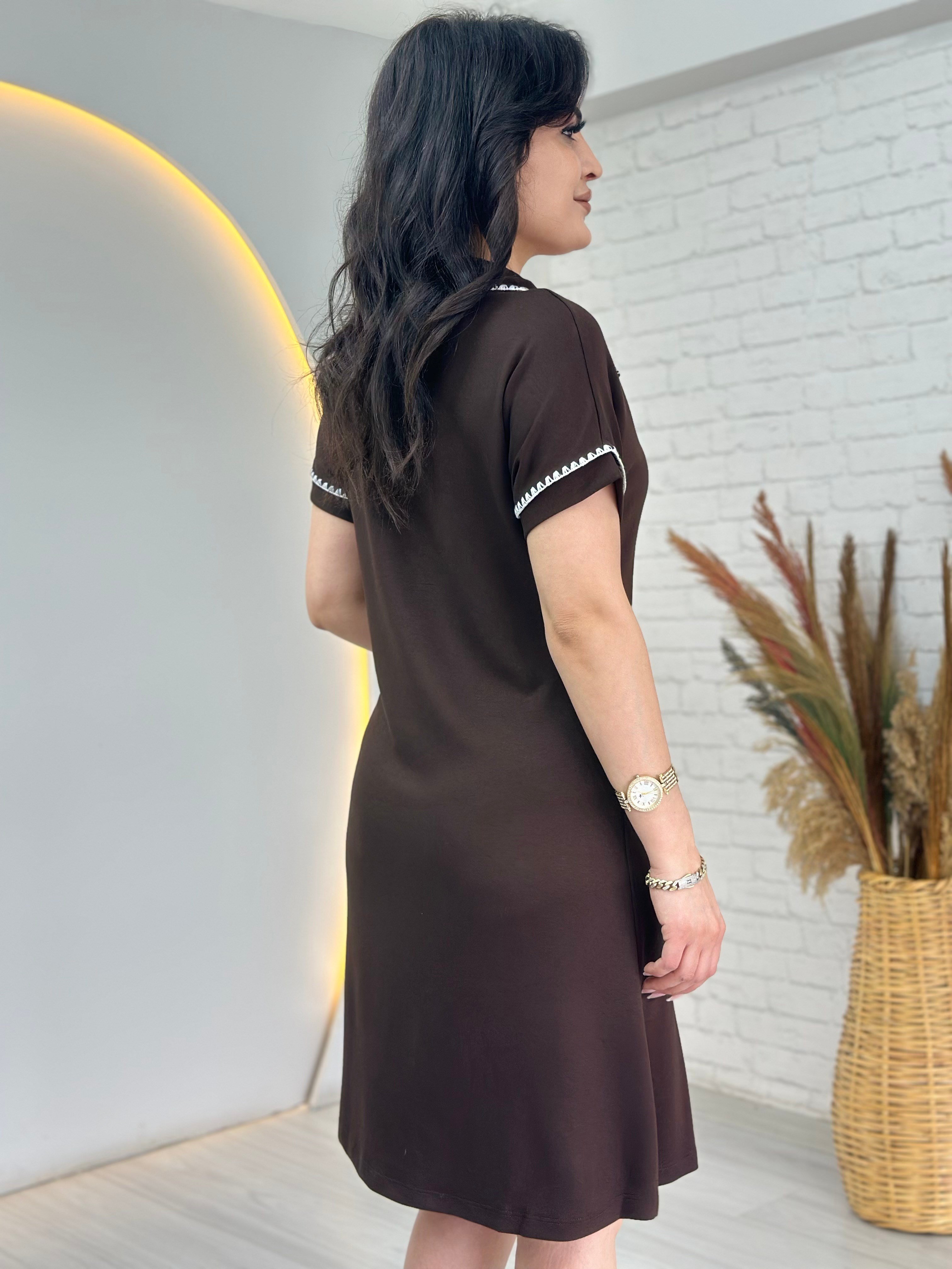Love Kahve Polo Yaka Kroşetalı İpekli Dokuma Elbise D124