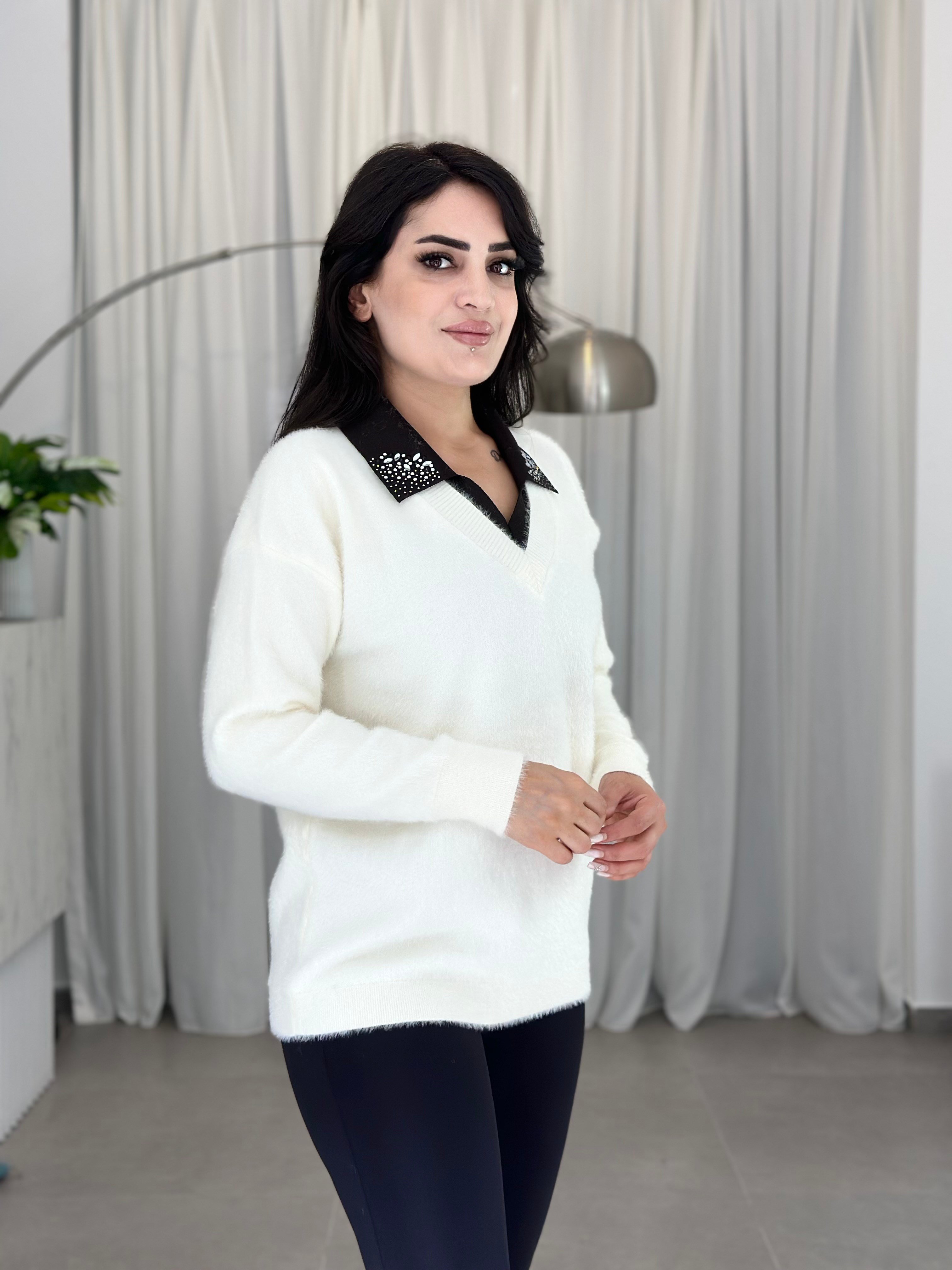 Nora Kontrast Yaka Taş İşlemeli Angora Kazak Ekru