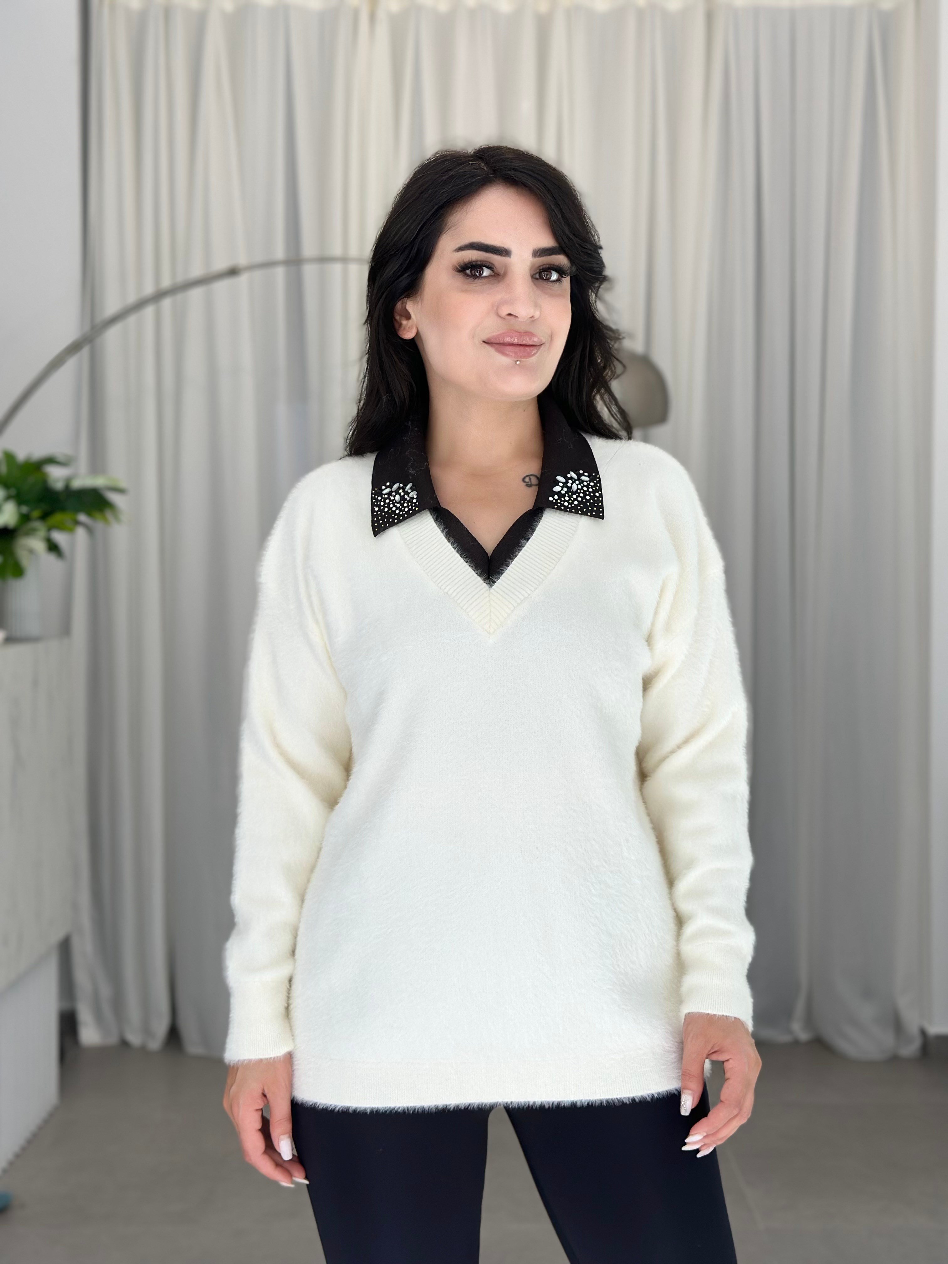 Nora Kontrast Yaka Taş İşlemeli Angora Kazak Ekru