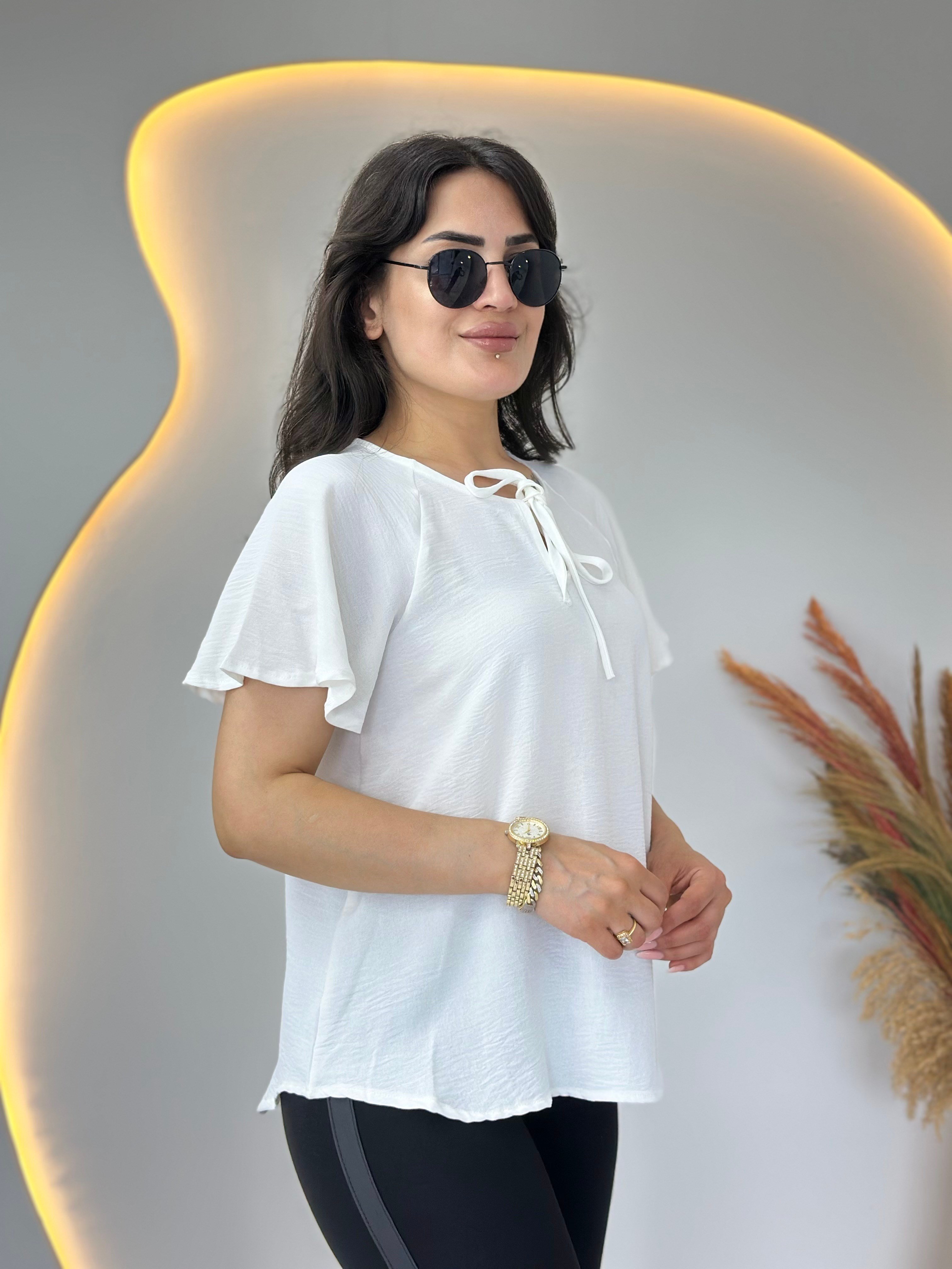 On Beyaz Yuvarlak Yaka Bağcık Detaylı Kol Fırfırlı Bluz D137