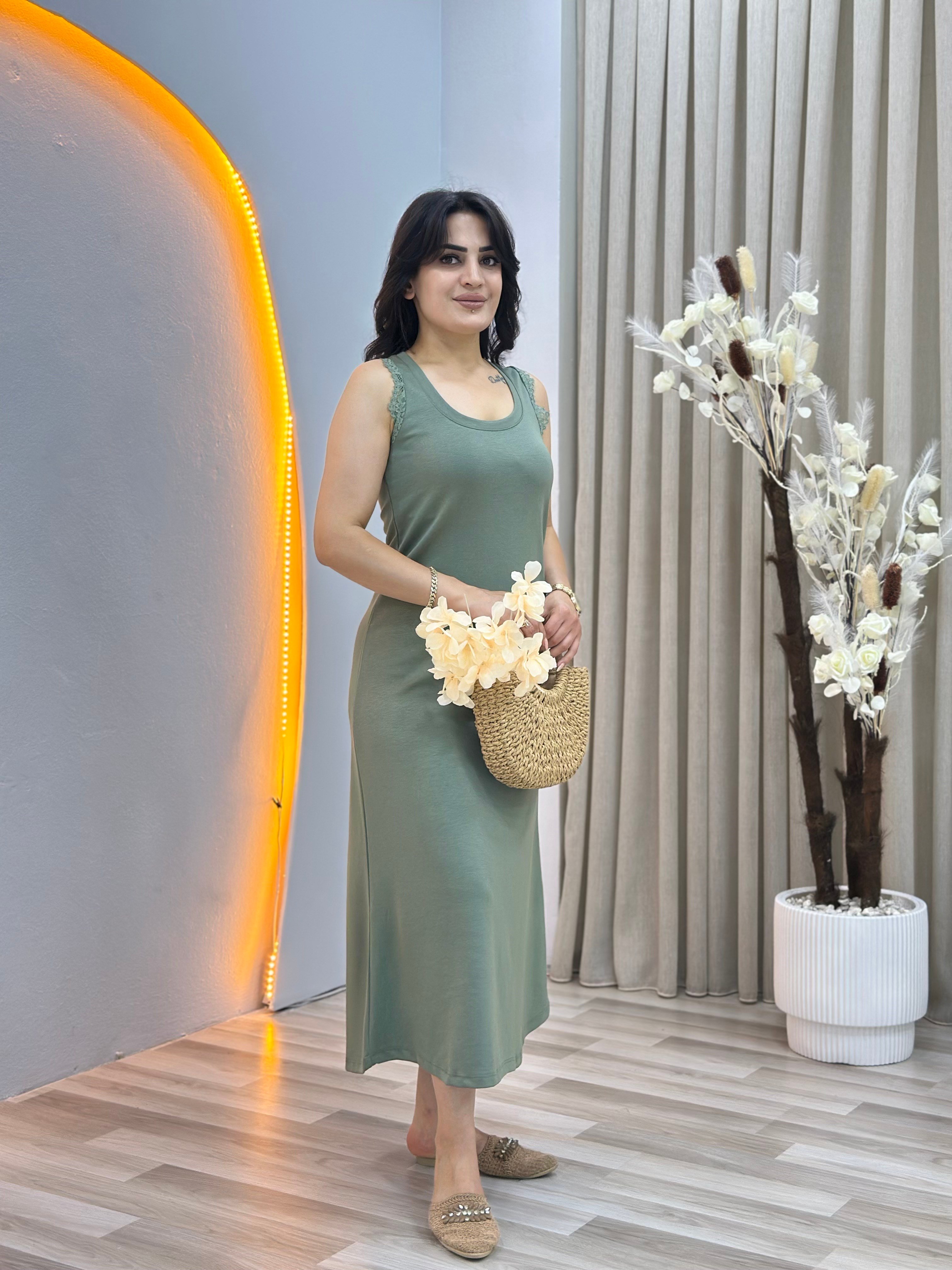 Parse Mint Yeşili Dantel Omuz Detaylı Midi Elbise D157