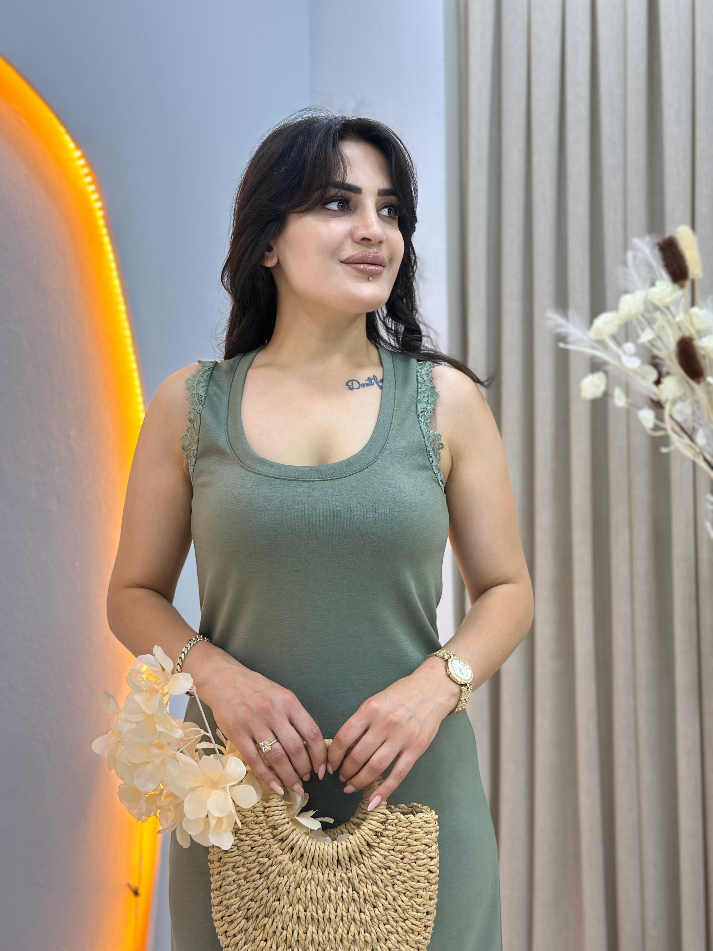 Parse Mint Yeşili Dantel Omuz Detaylı Midi Elbise D157