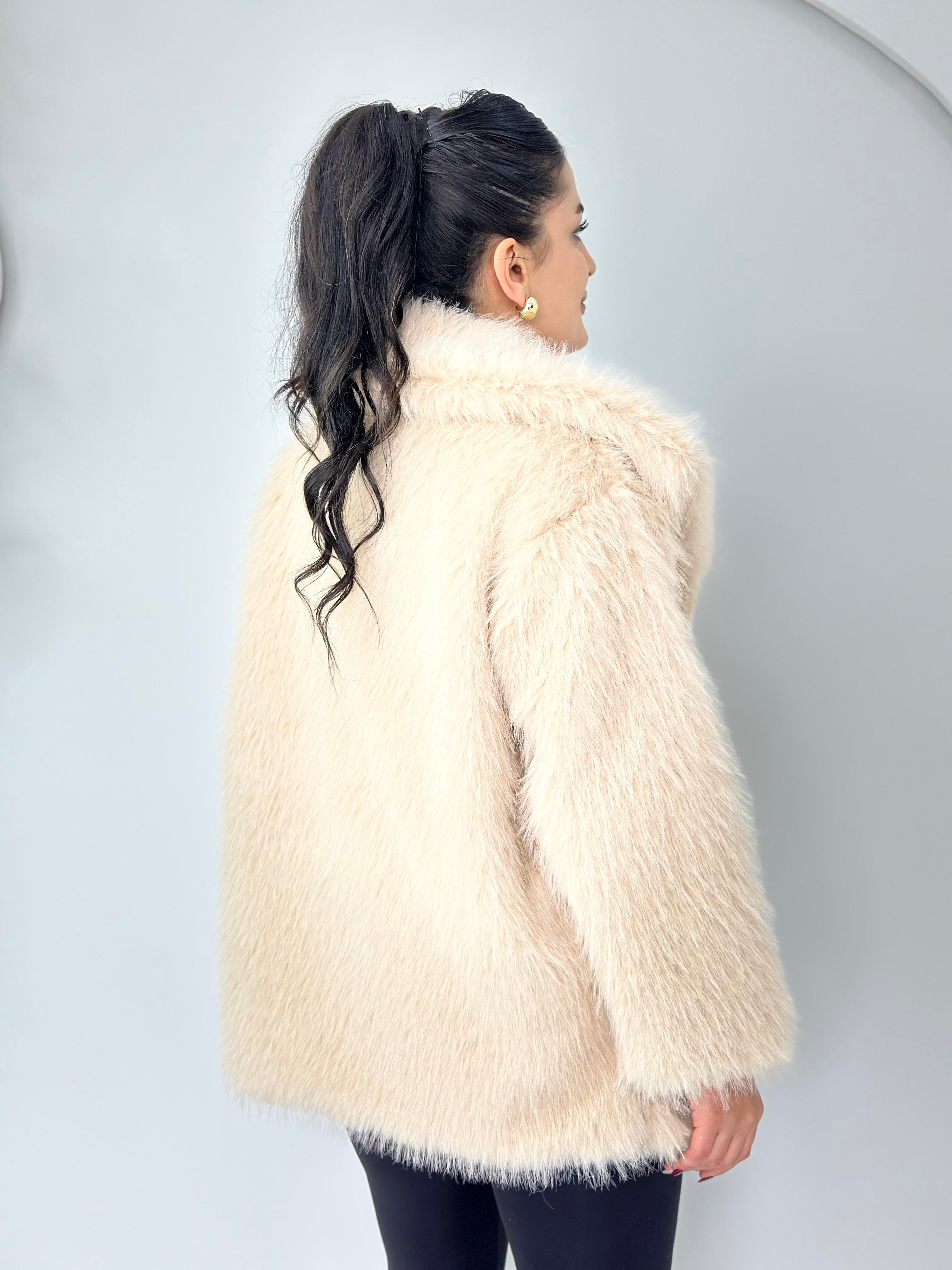 Ruby Bej Çıtçıt Astarlı Kürk Kaban A700