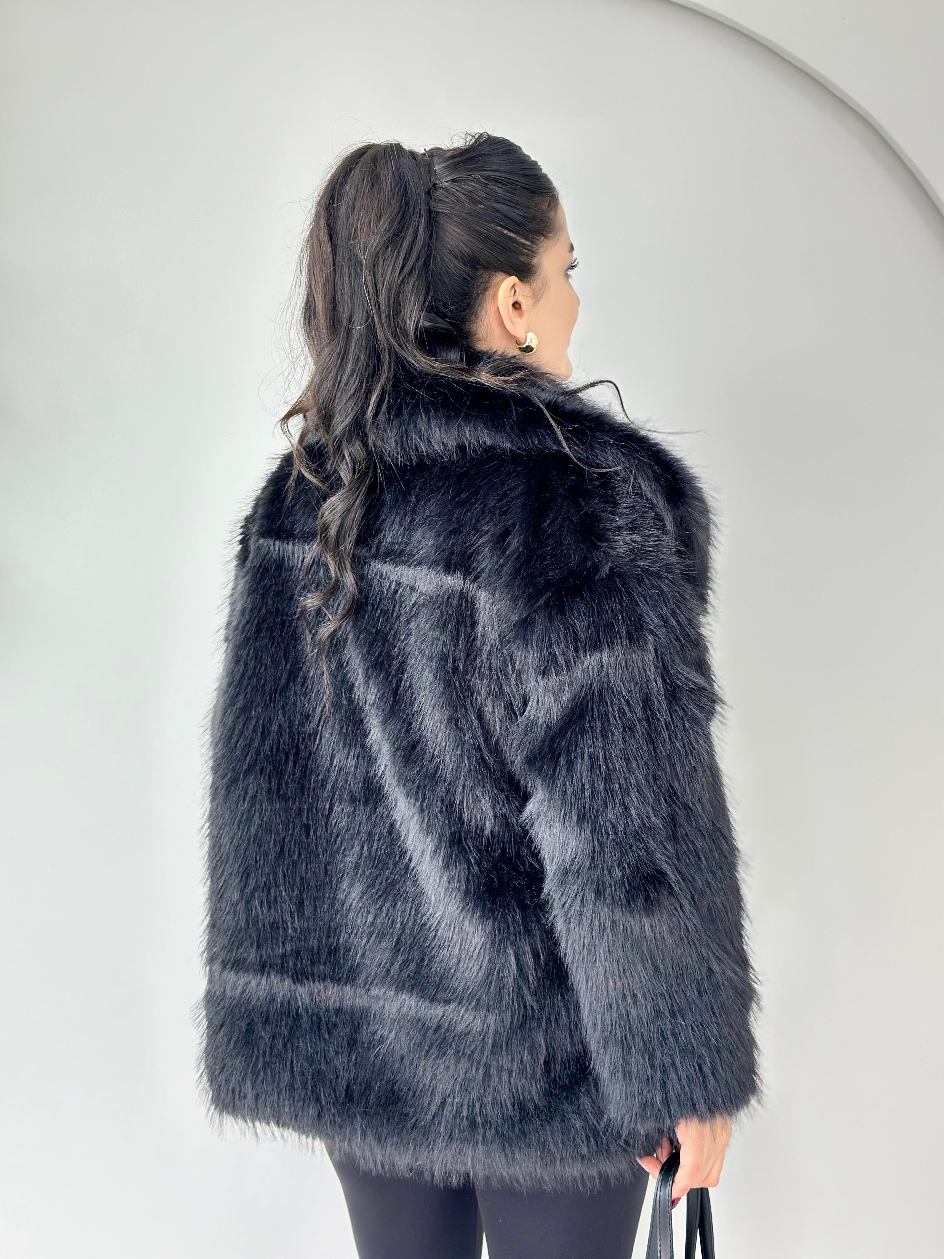 Ruby Siyah Çıtçıt Astarlı Kürk Kaban A703