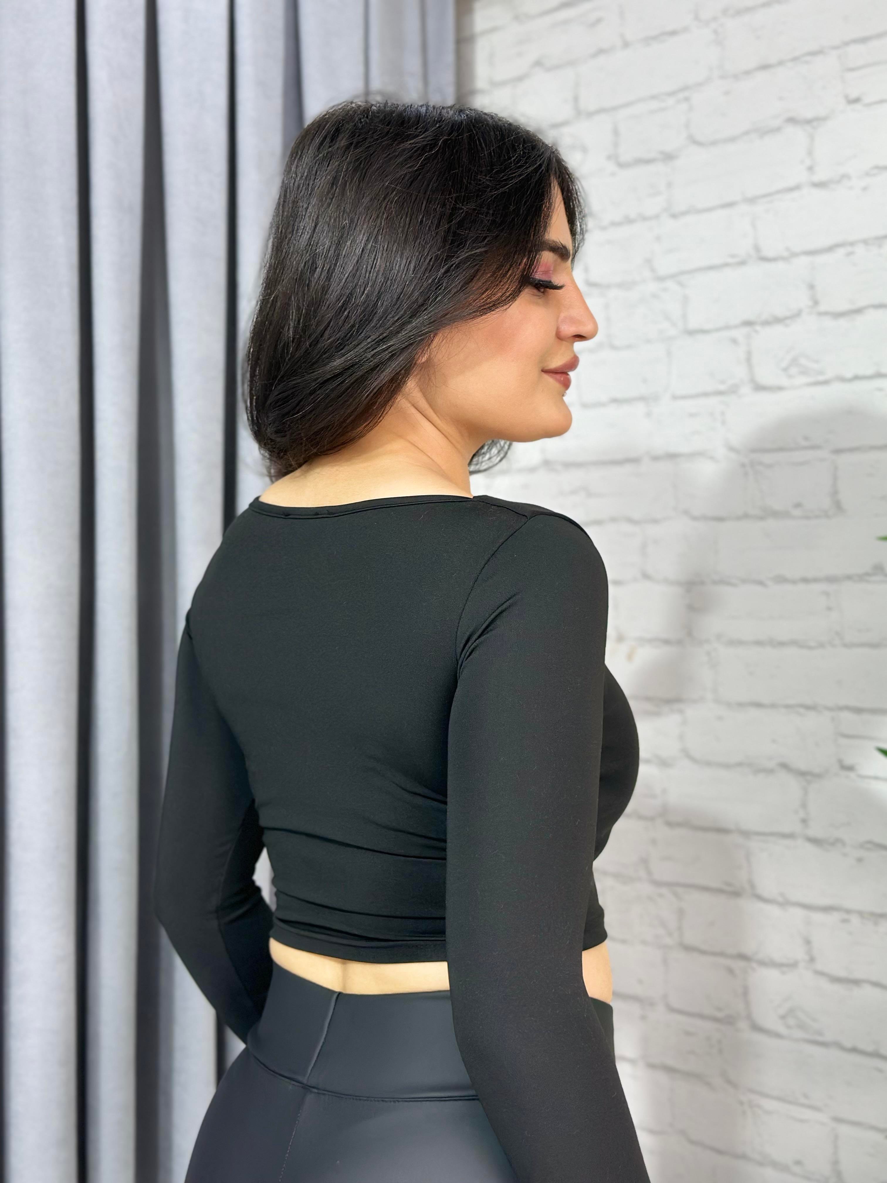 Siyah Kare Yaka Sandy Kumaş Basic Crop Bluz 