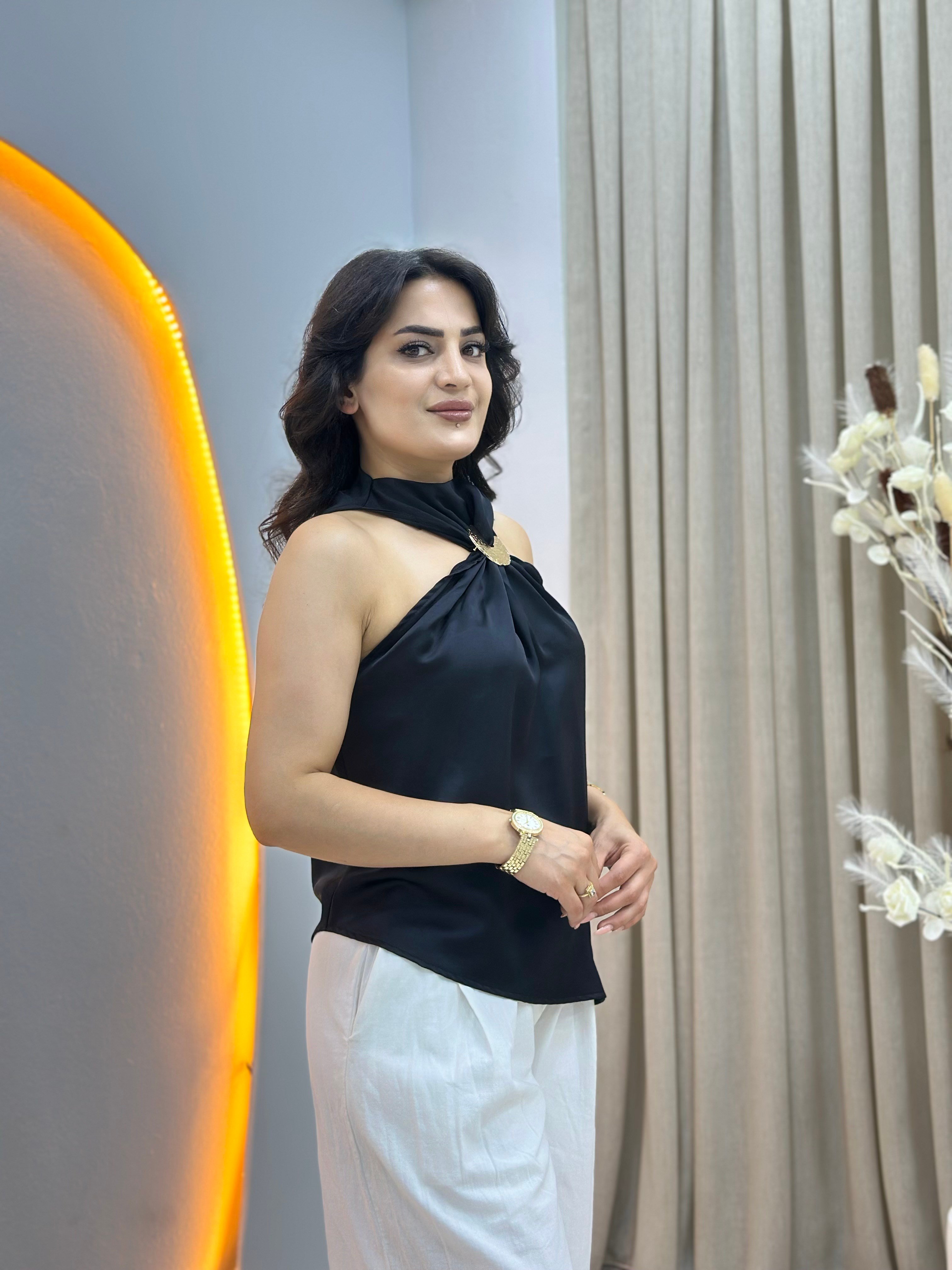 Spazi Siyah Halter Yaka Toka Detaylı Pamuk Saten Bluz D162